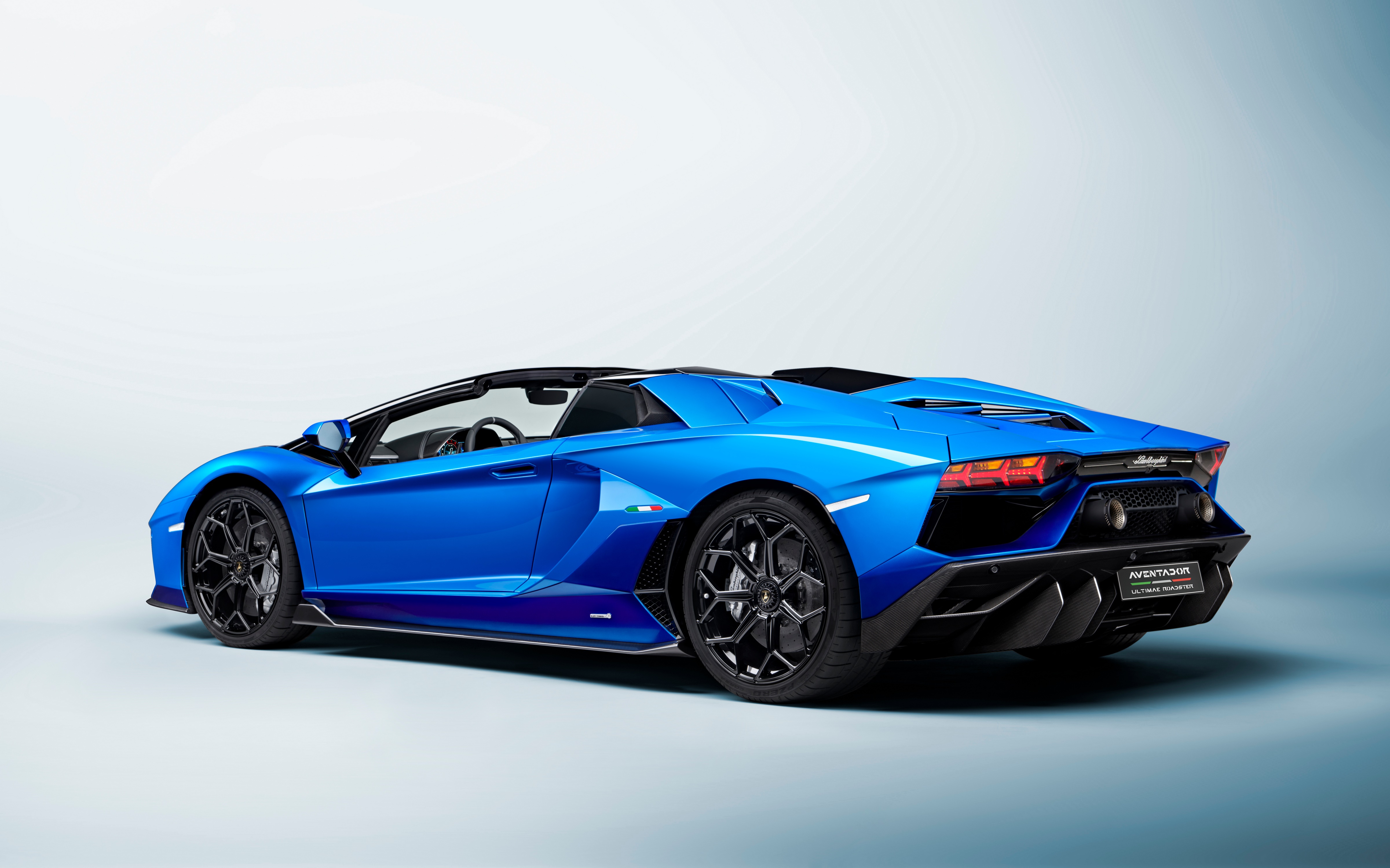 4K Lamborghini Aventador LP 780-4 Ultimae Roadster HD Wallpaper
