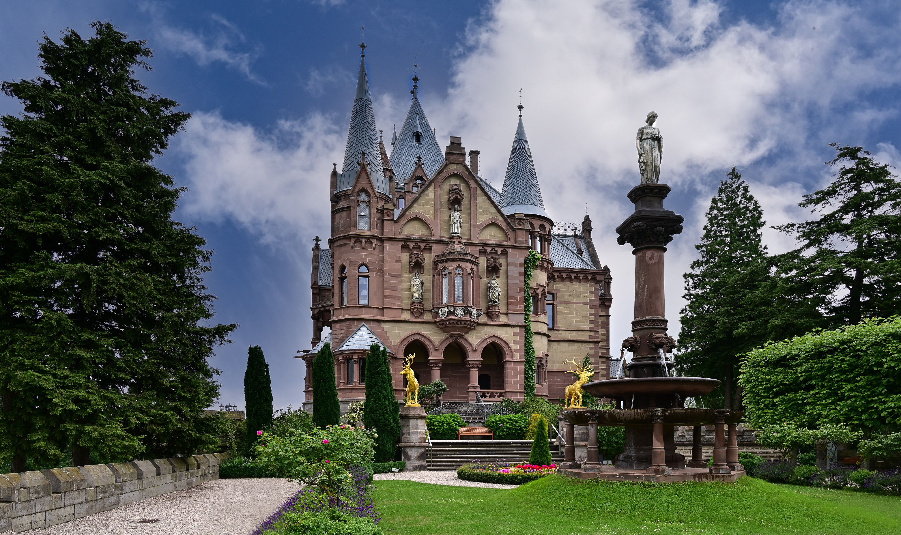 Schloss Drachenburg Castle in Germany with Fountain HD Wallpaper