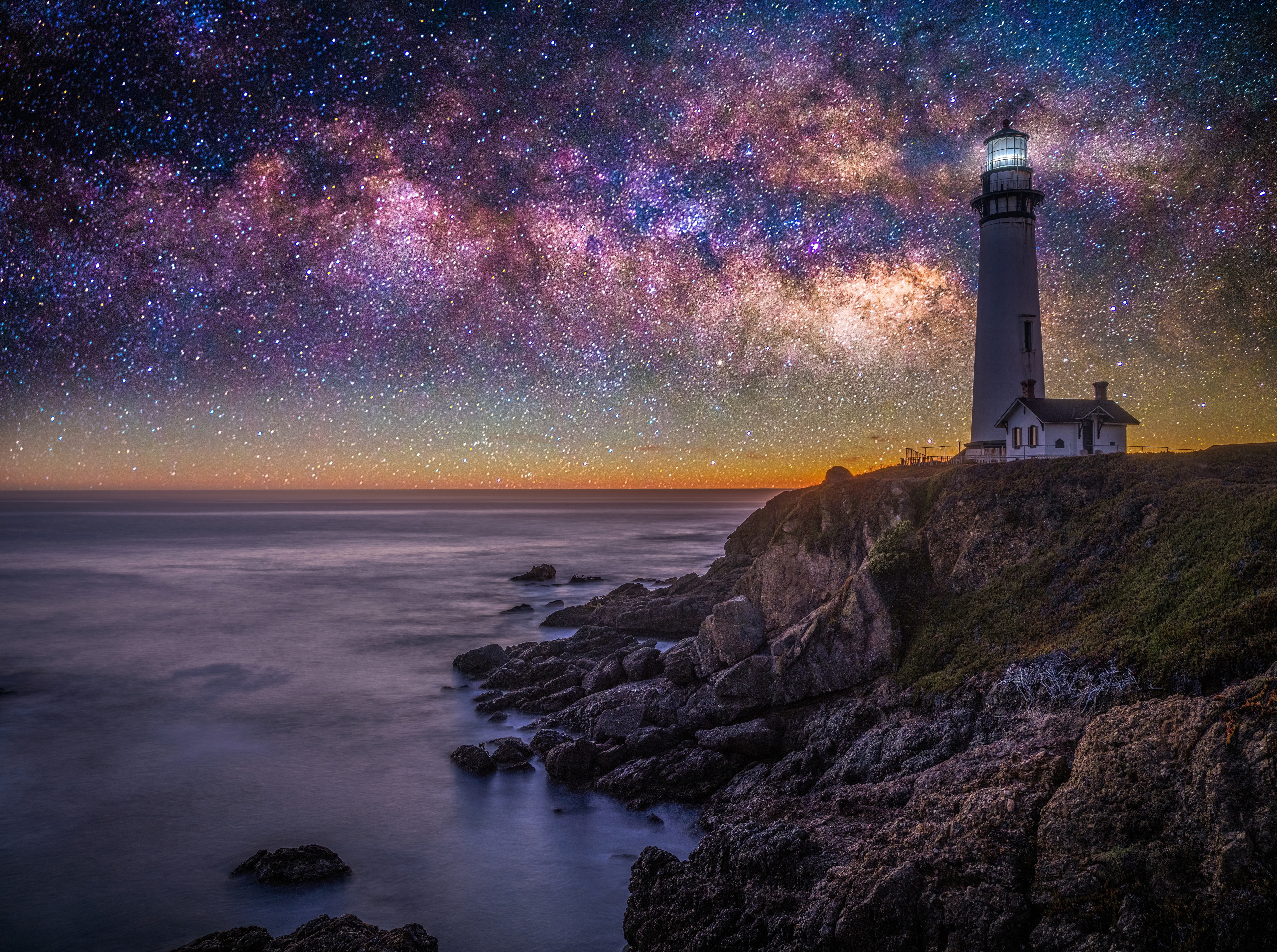 4K Pigeon Point Lighthouse under the Milky Way HD Wallpaper