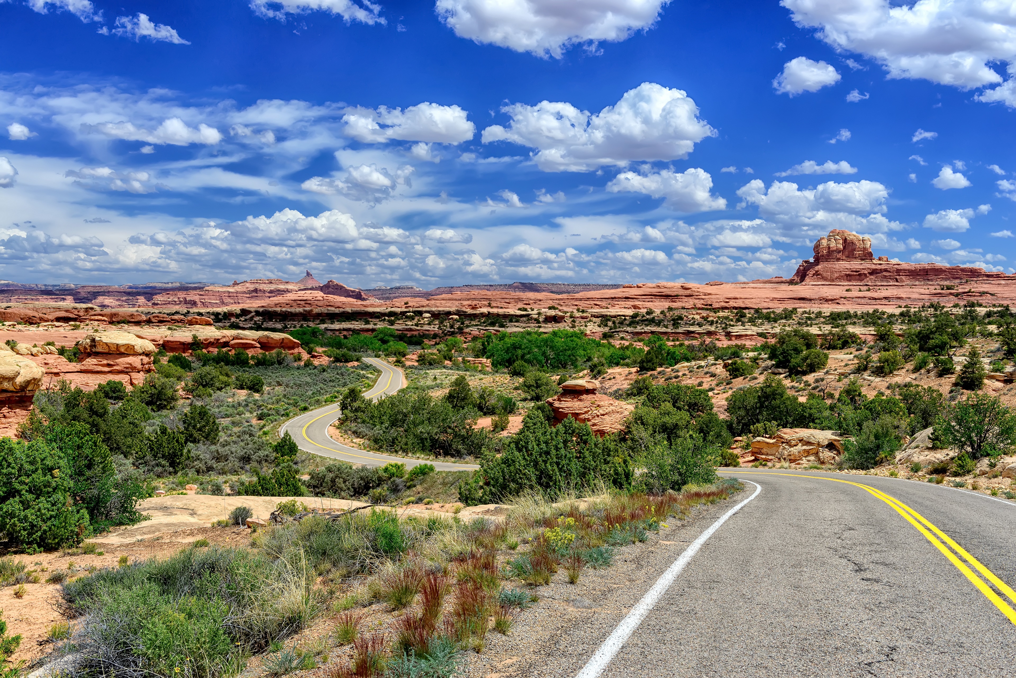 Road through Canyonlands National Park, Utah, USA HD Wallpaper