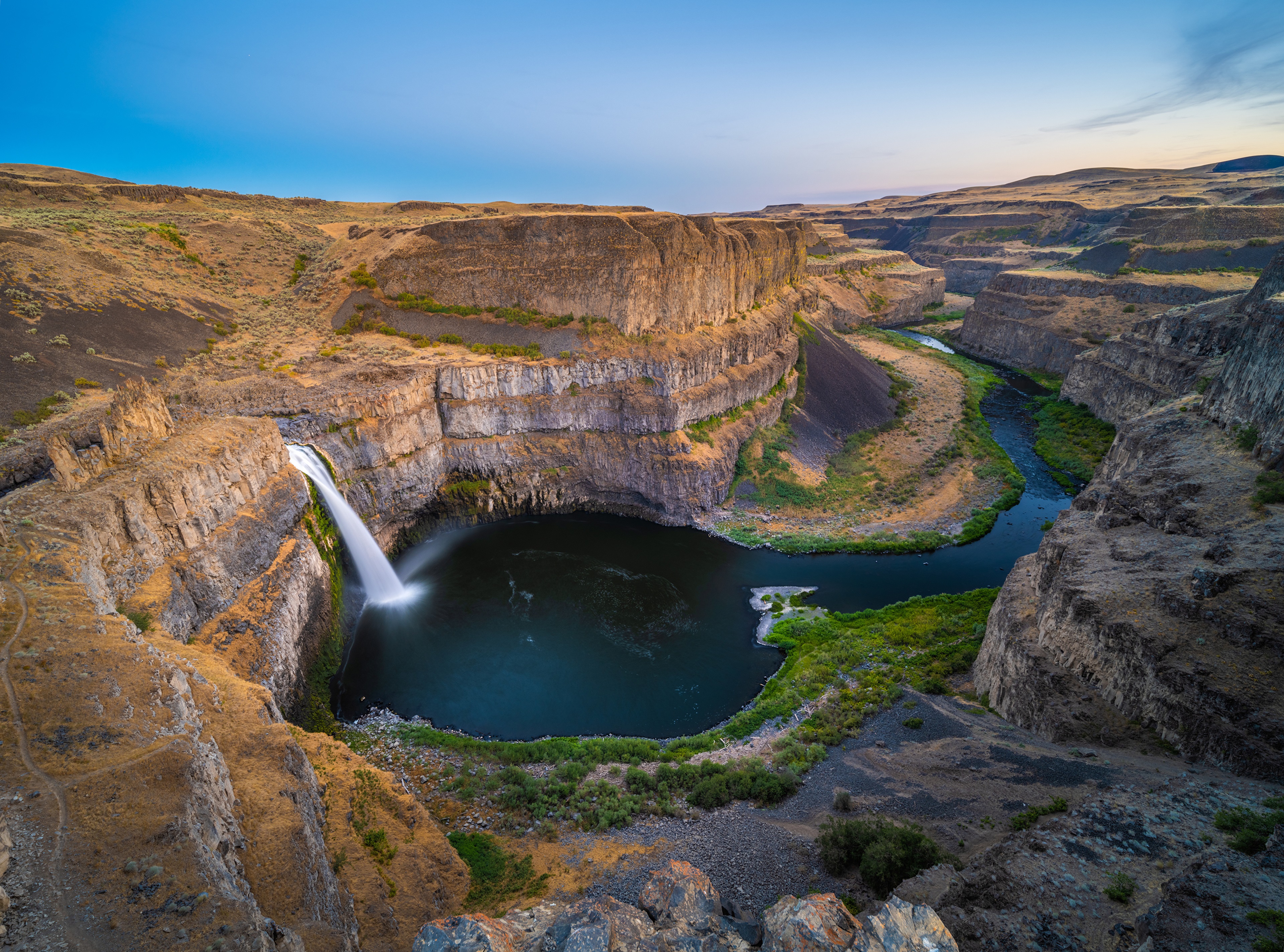 Palouse Falls Waterfall in Washington, USA HD Wallpaper
