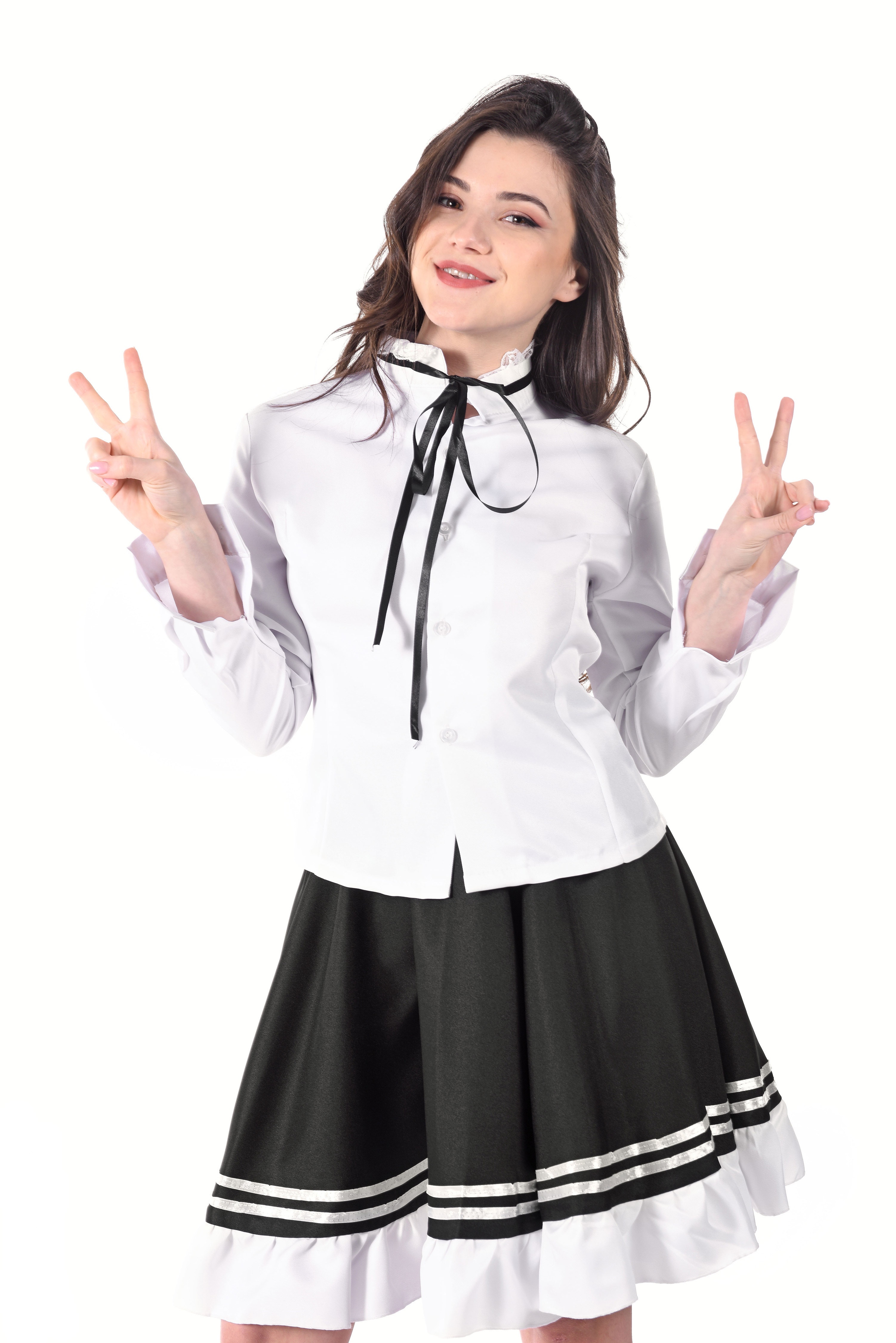 Hayli Sanders making peace signs HD Phone Wallpaper