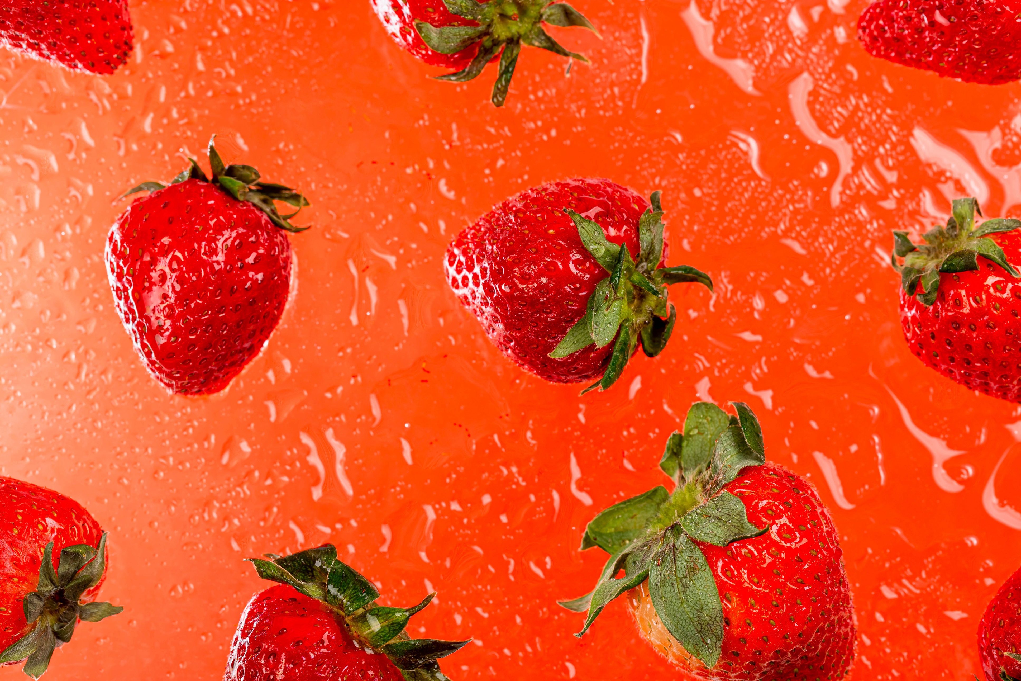 4K Strawberries with Water Droplets HD Wallpaper