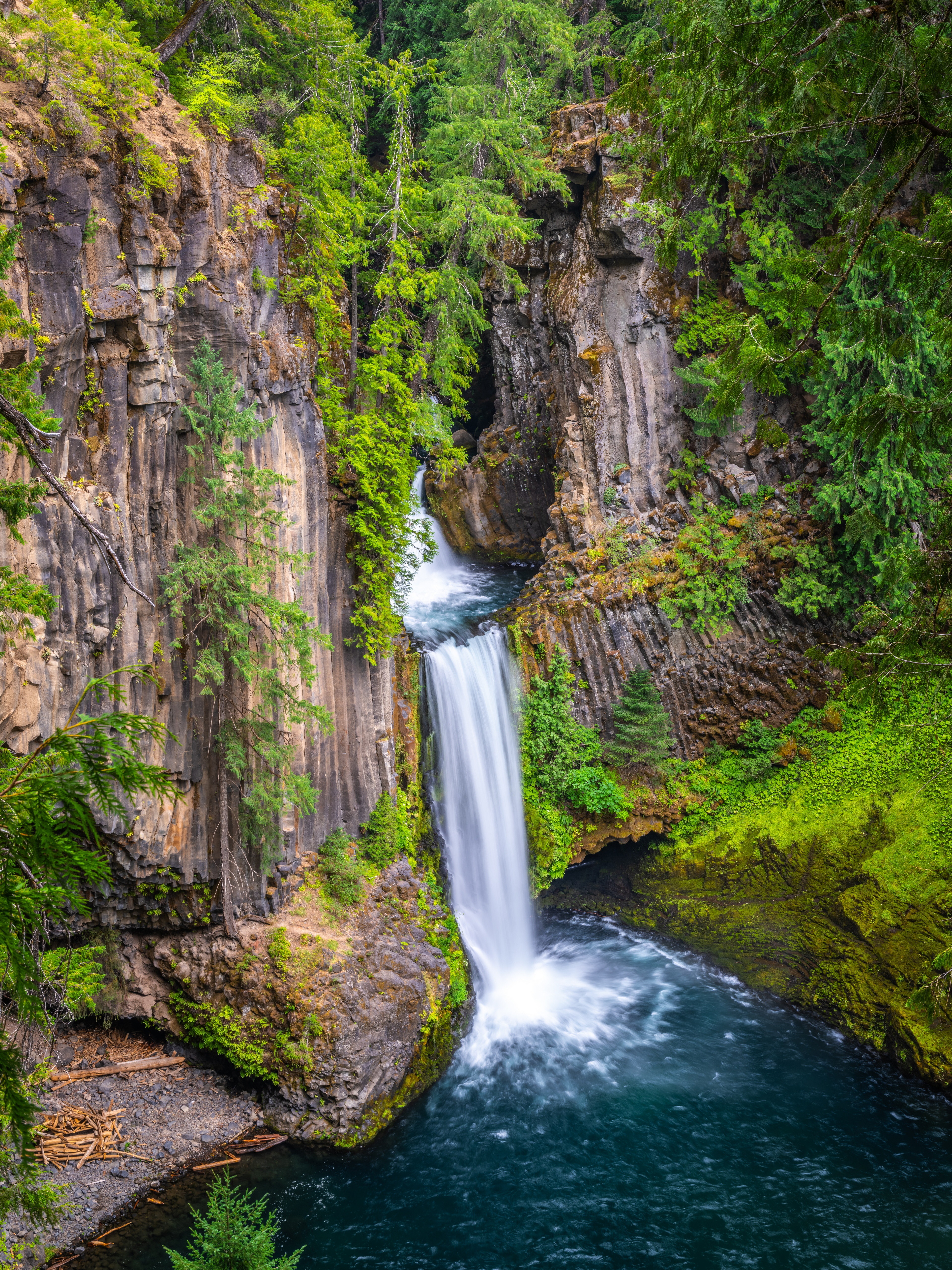 Toketee Falls, Oregon, USA HD Phone Wallpaper