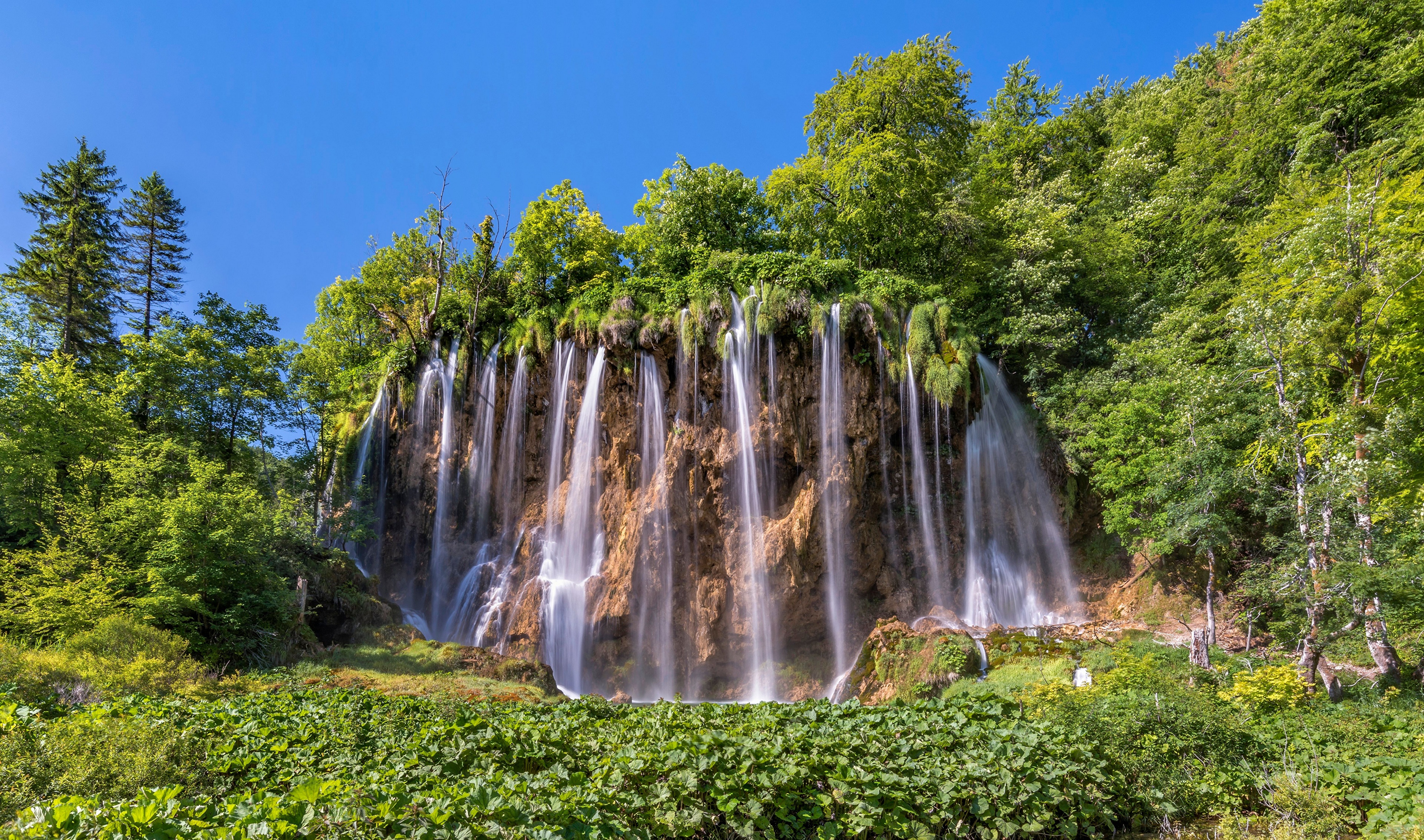 Galovac waterfall, Plitvice Lakes National Park, Croatia HD Wallpaper