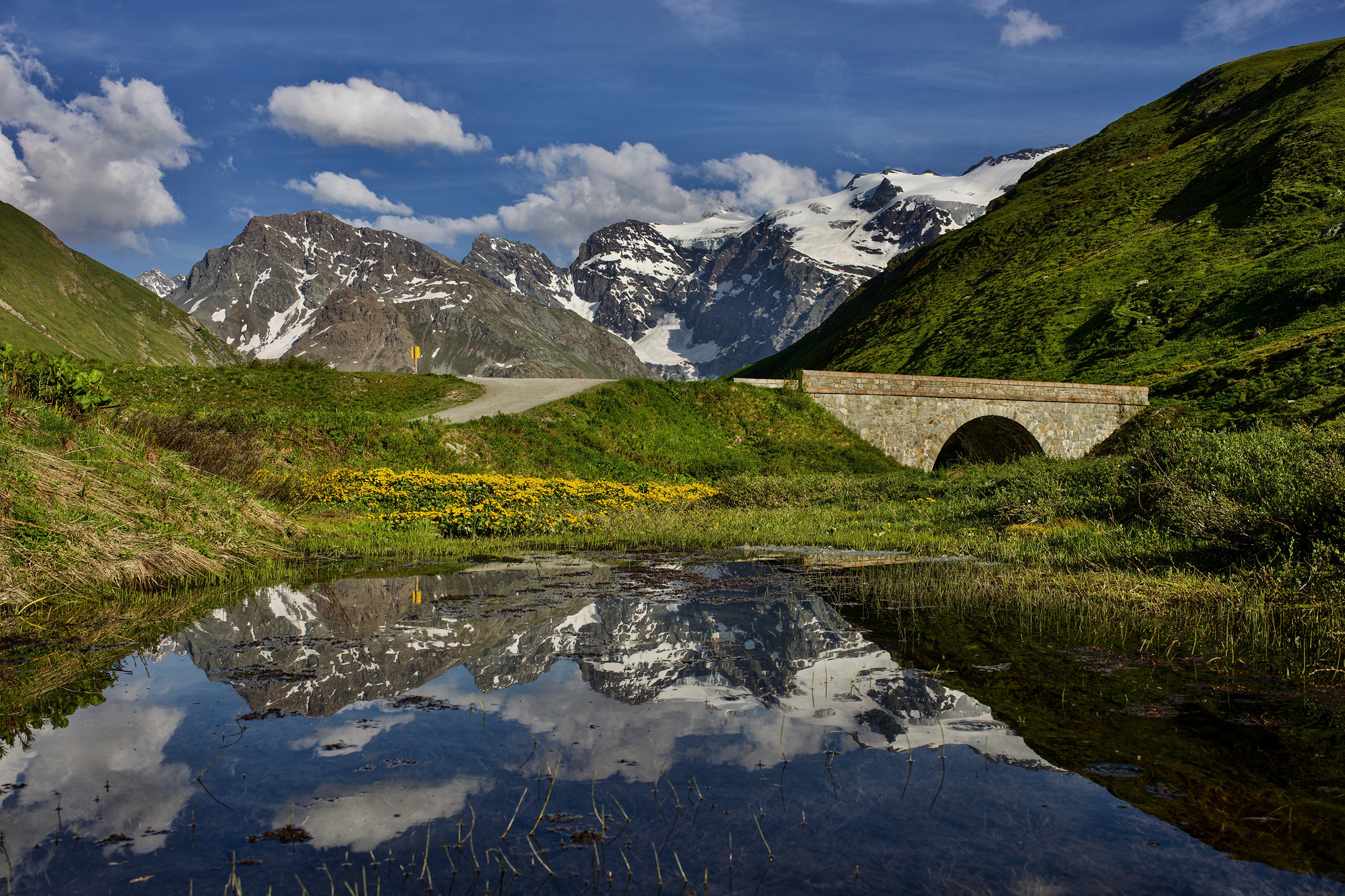 4K Mountains Bridge Lake Alps France HD Wallpaper