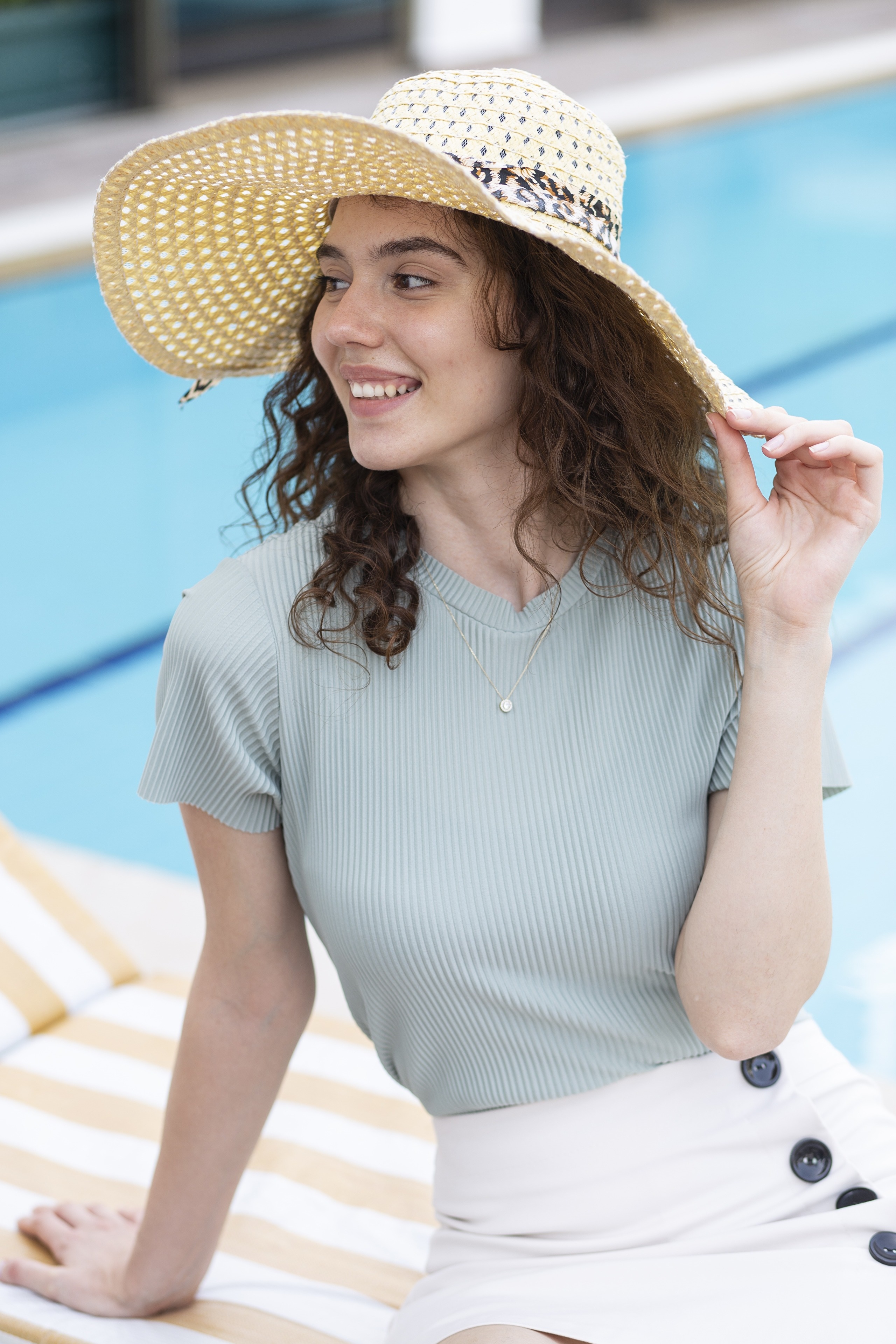 Woman in a straw hat by the pool HD Phone Wallpaper