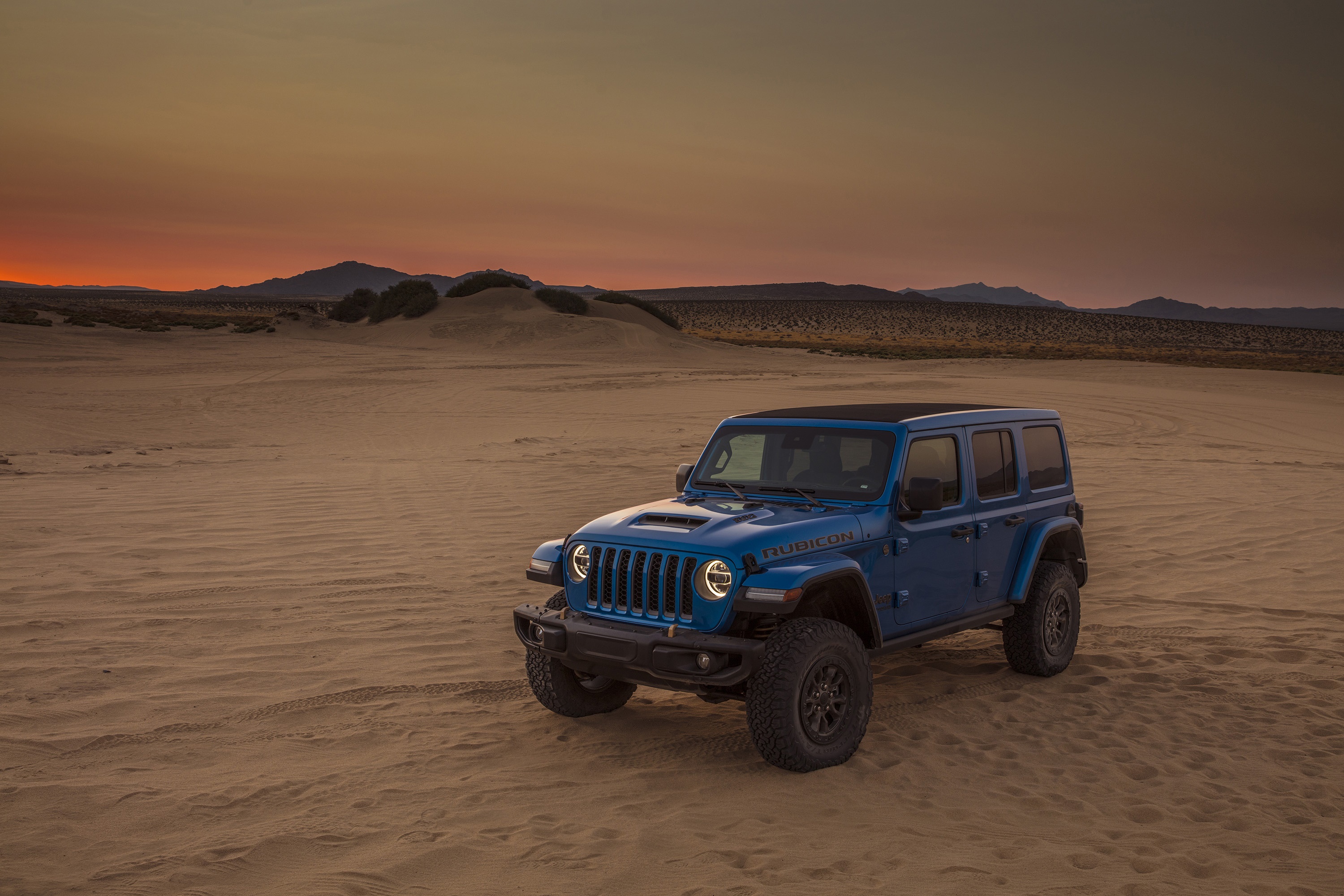 Blue Jeep Wrangler Unlimited Rubicon 392 in Desert HD Wallpaper