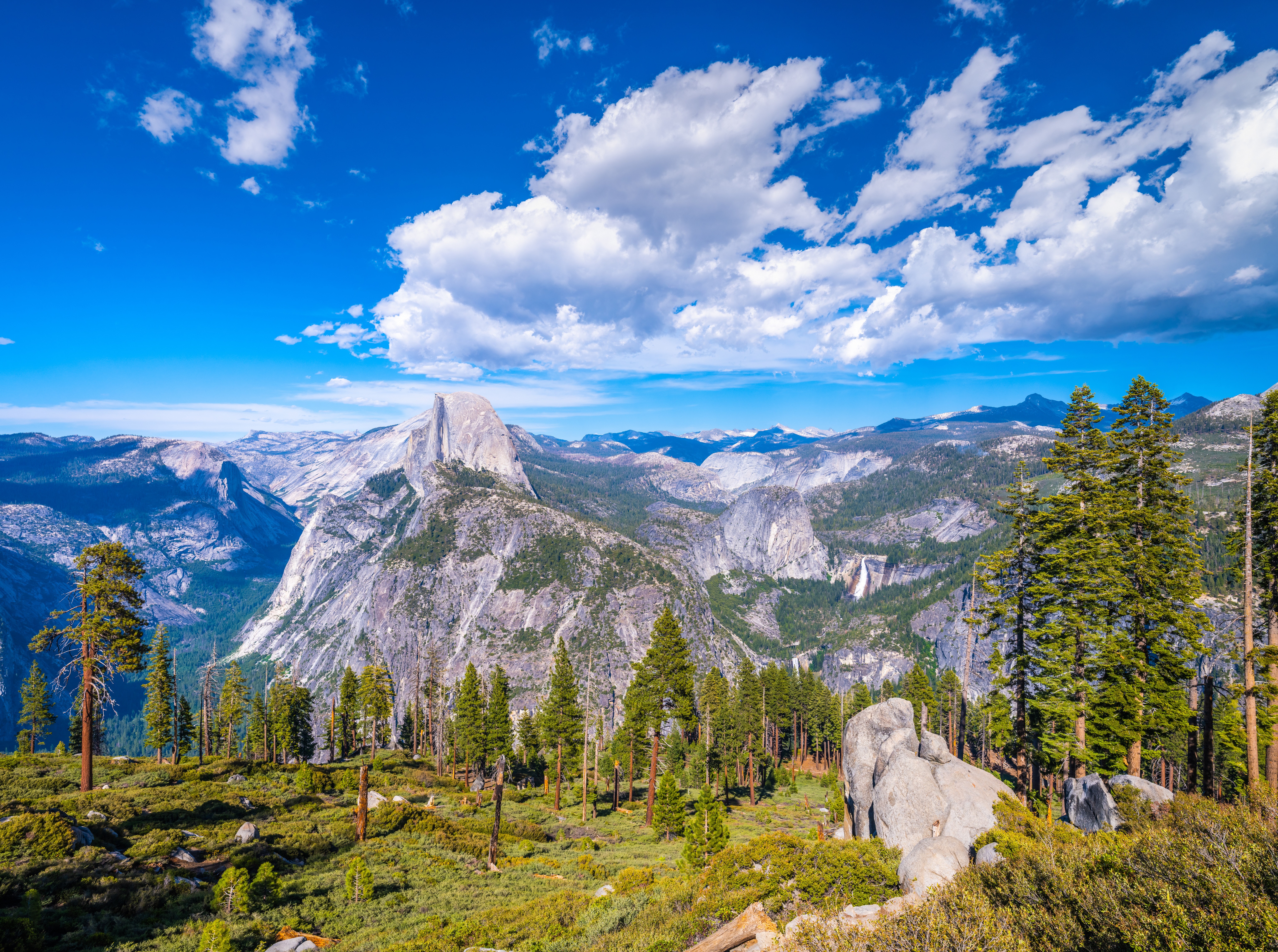 Yosemite National Park with Half Dome and Mountains HD Wallpaper