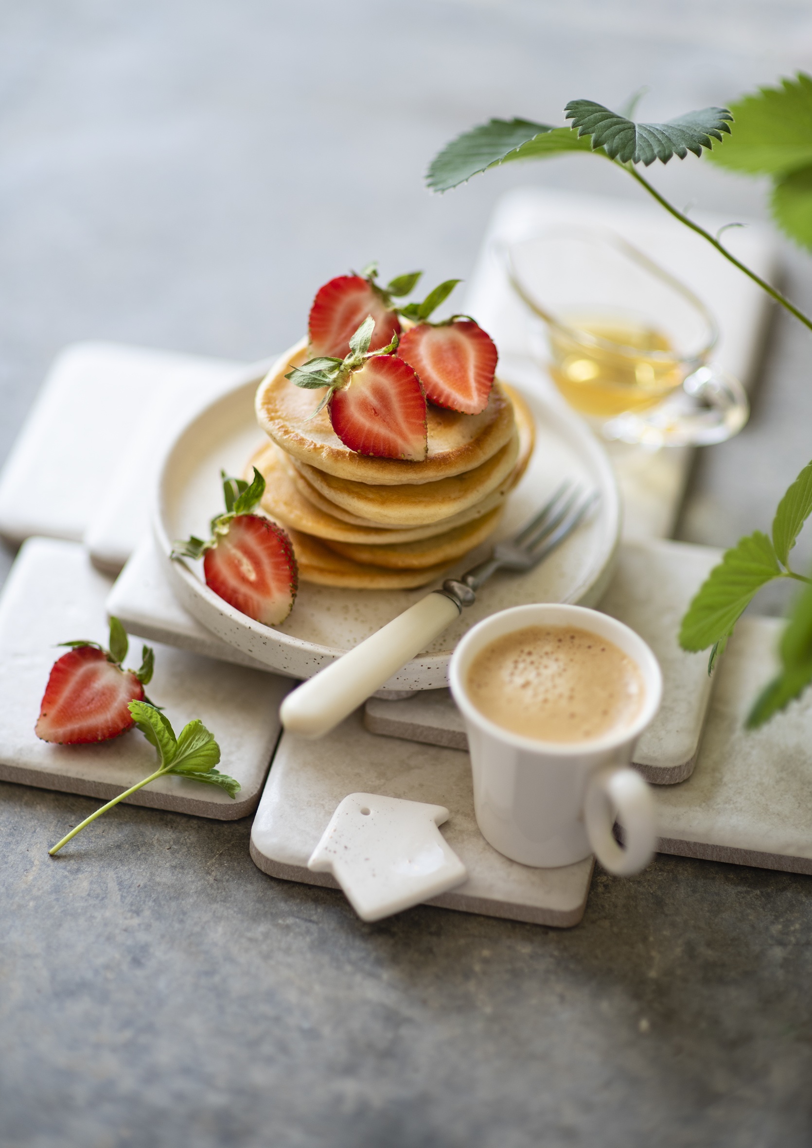 Pancakes with strawberries and coffee HD Phone Wallpaper