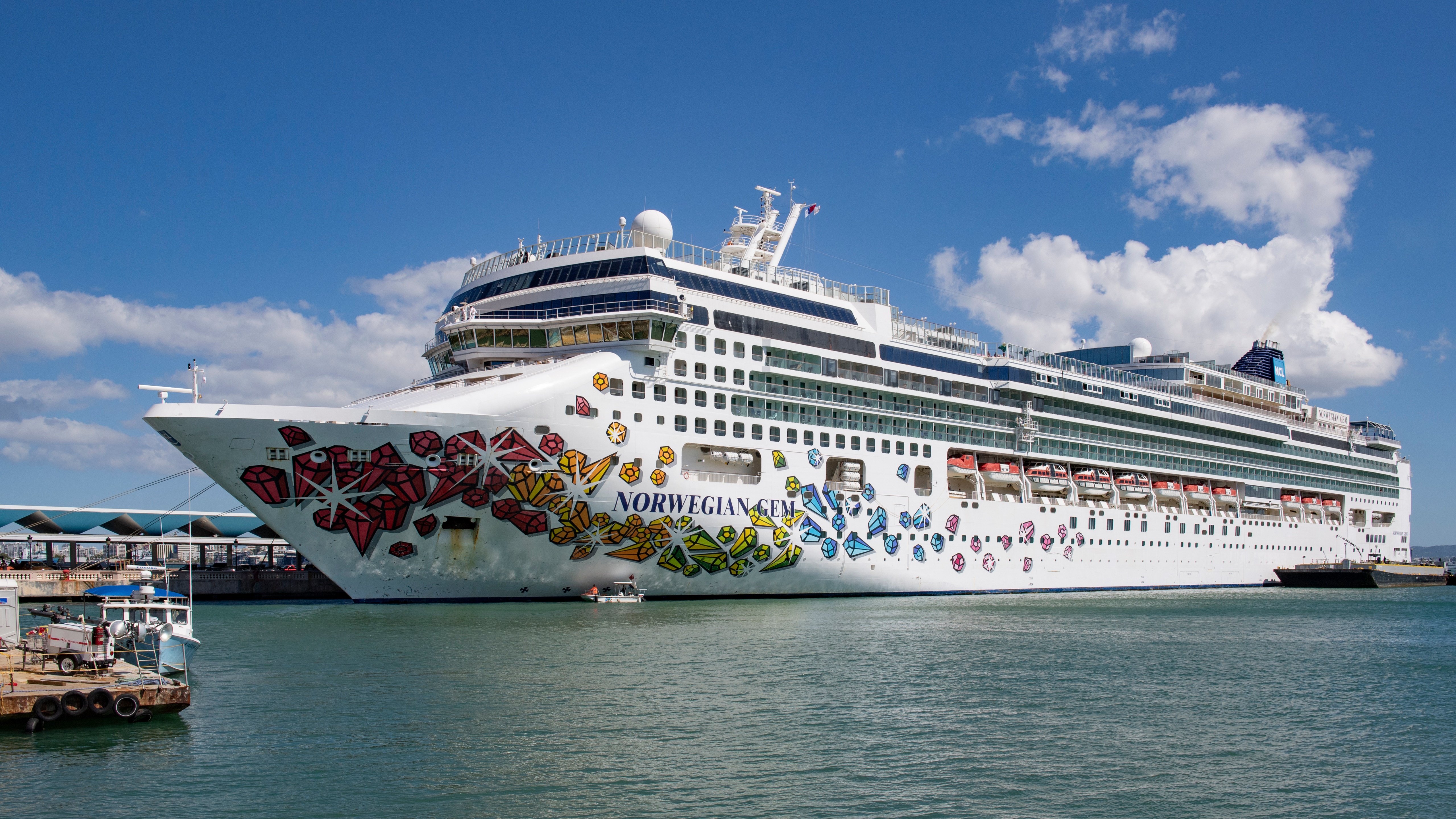 Norwegian Gem cruise liner docked at a marina HD Wallpaper