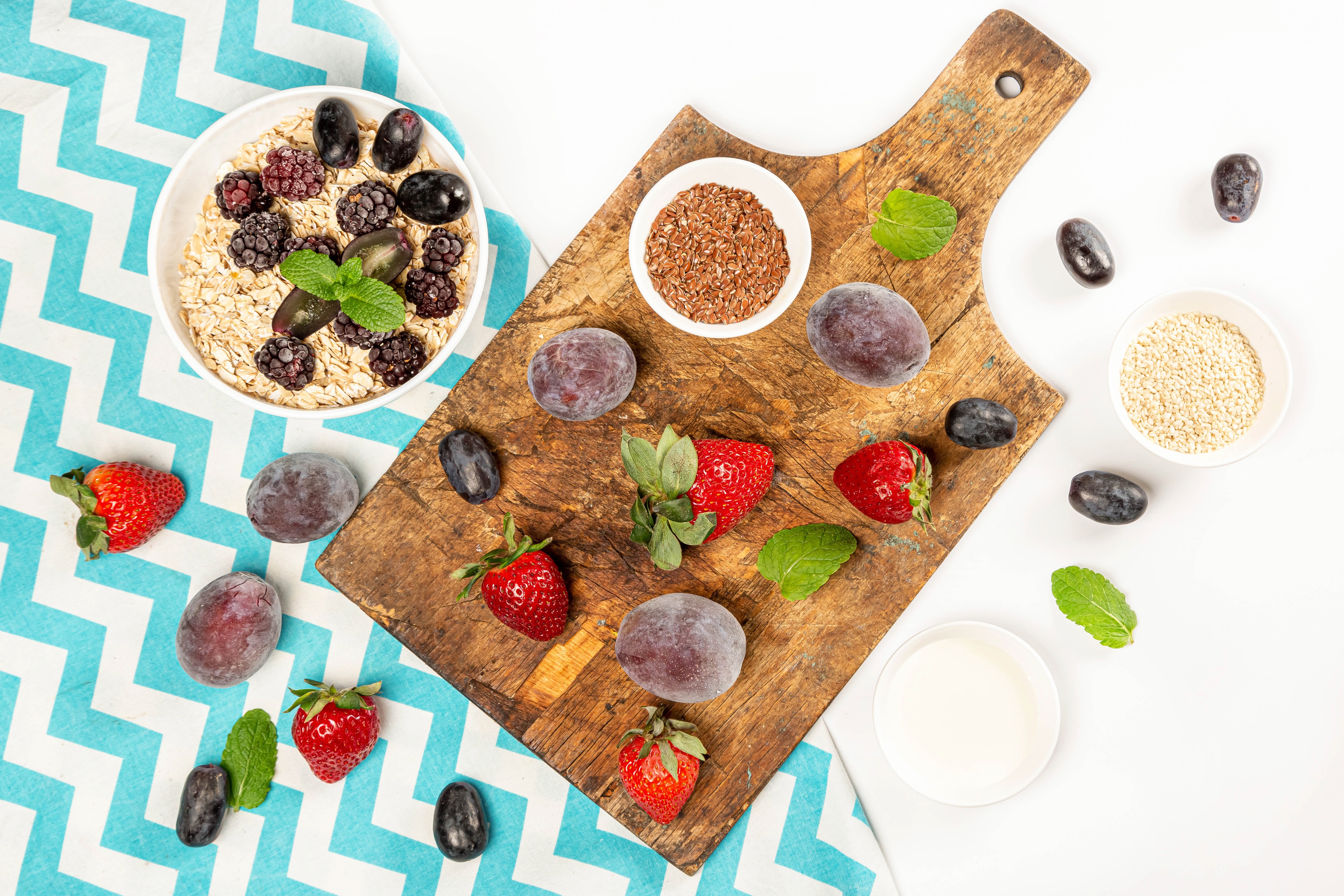 4K Oatmeal with Fruits and Grains HD Wallpaper