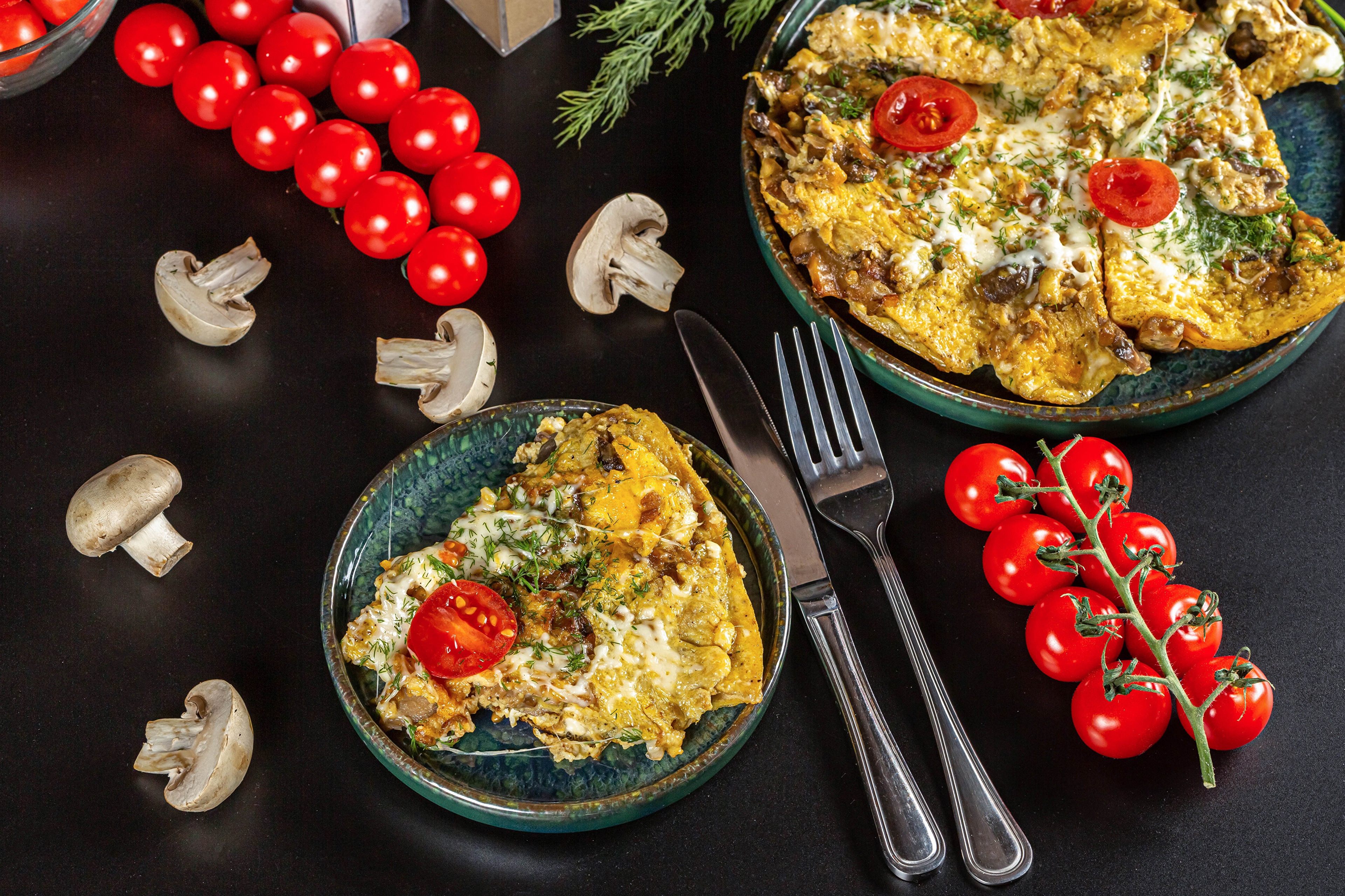 Omelets with Tomatoes and Mushrooms on Plates HD Wallpaper