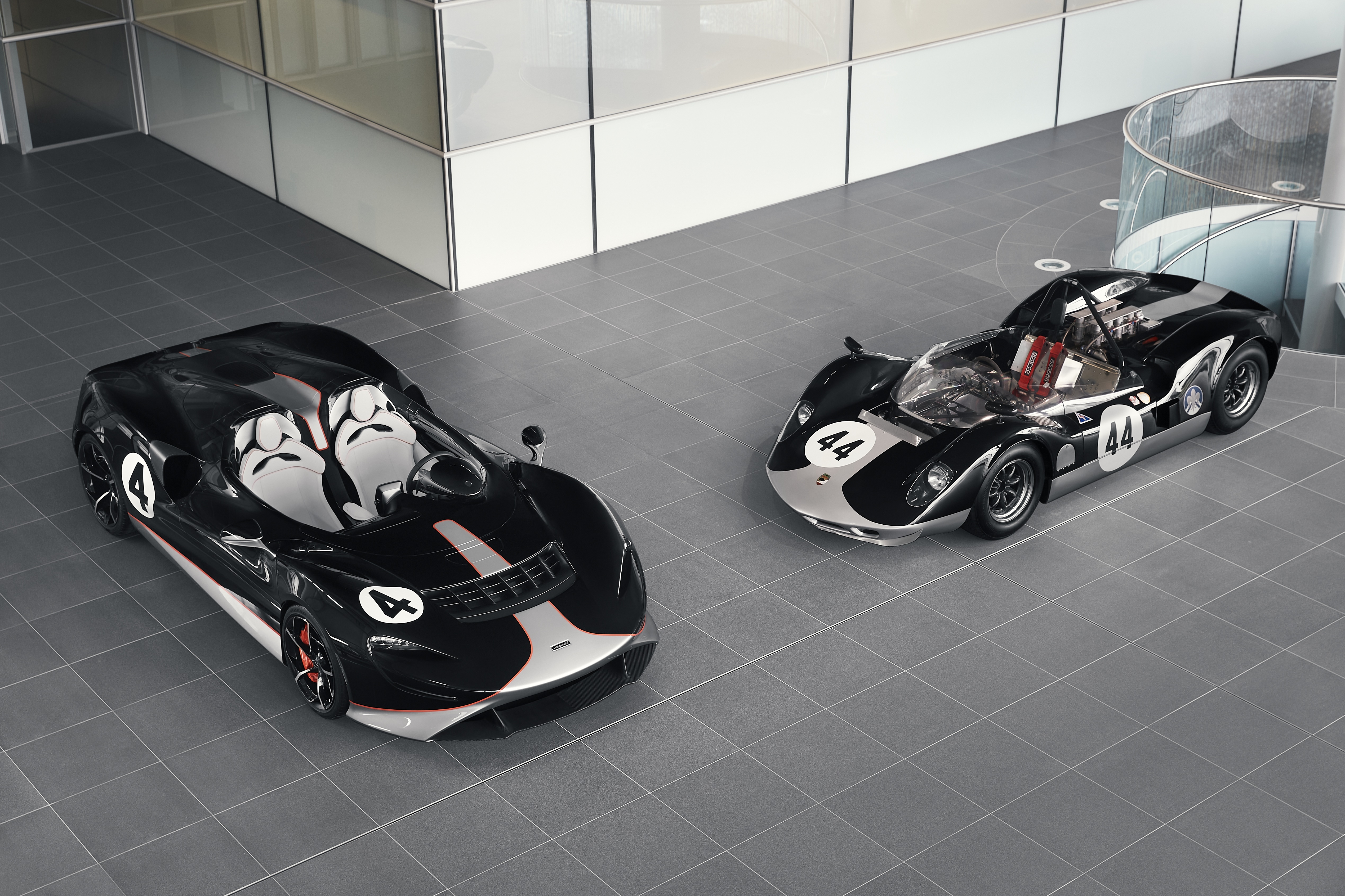 Two McLaren MSO Elva M1A Theme Roadsters HD Wallpaper