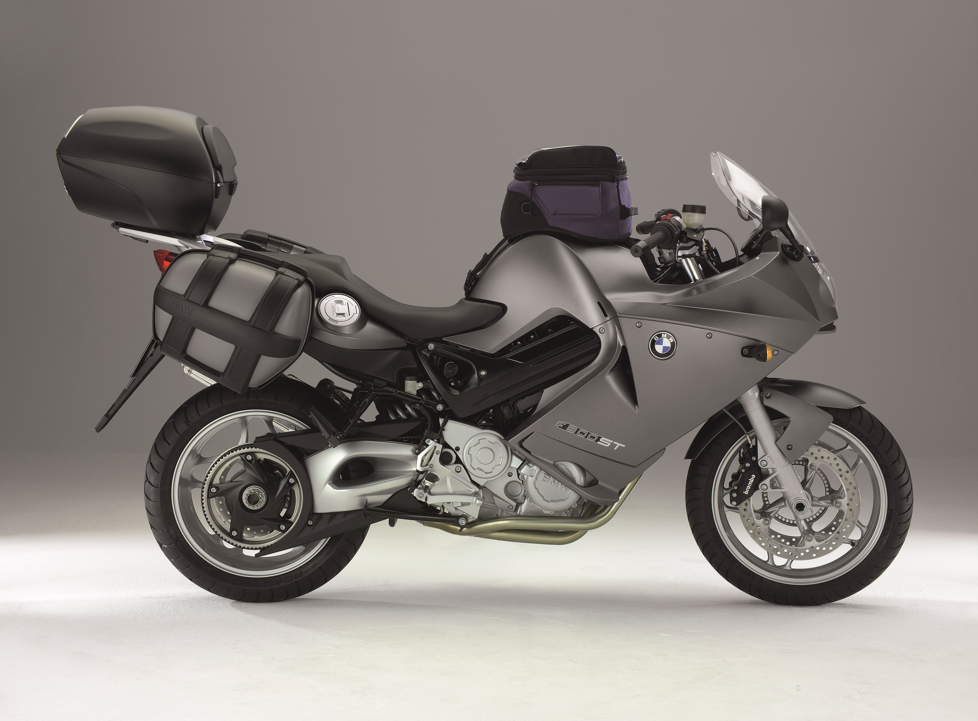 BMW F 800 GT motorcycle with luggage HD Wallpaper