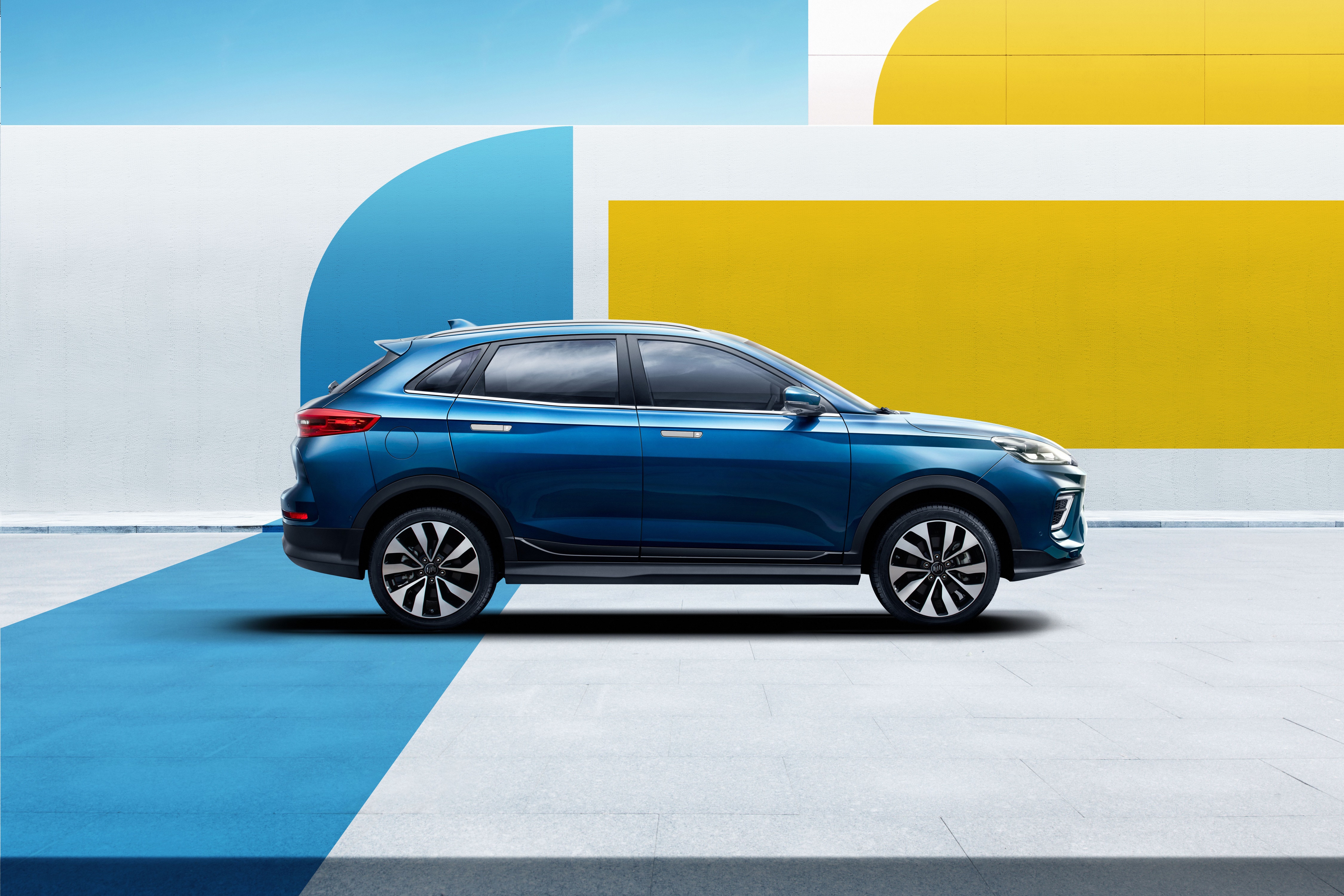 Weltmeister EX5-Z Crossover, Blue Metallic HD Wallpaper