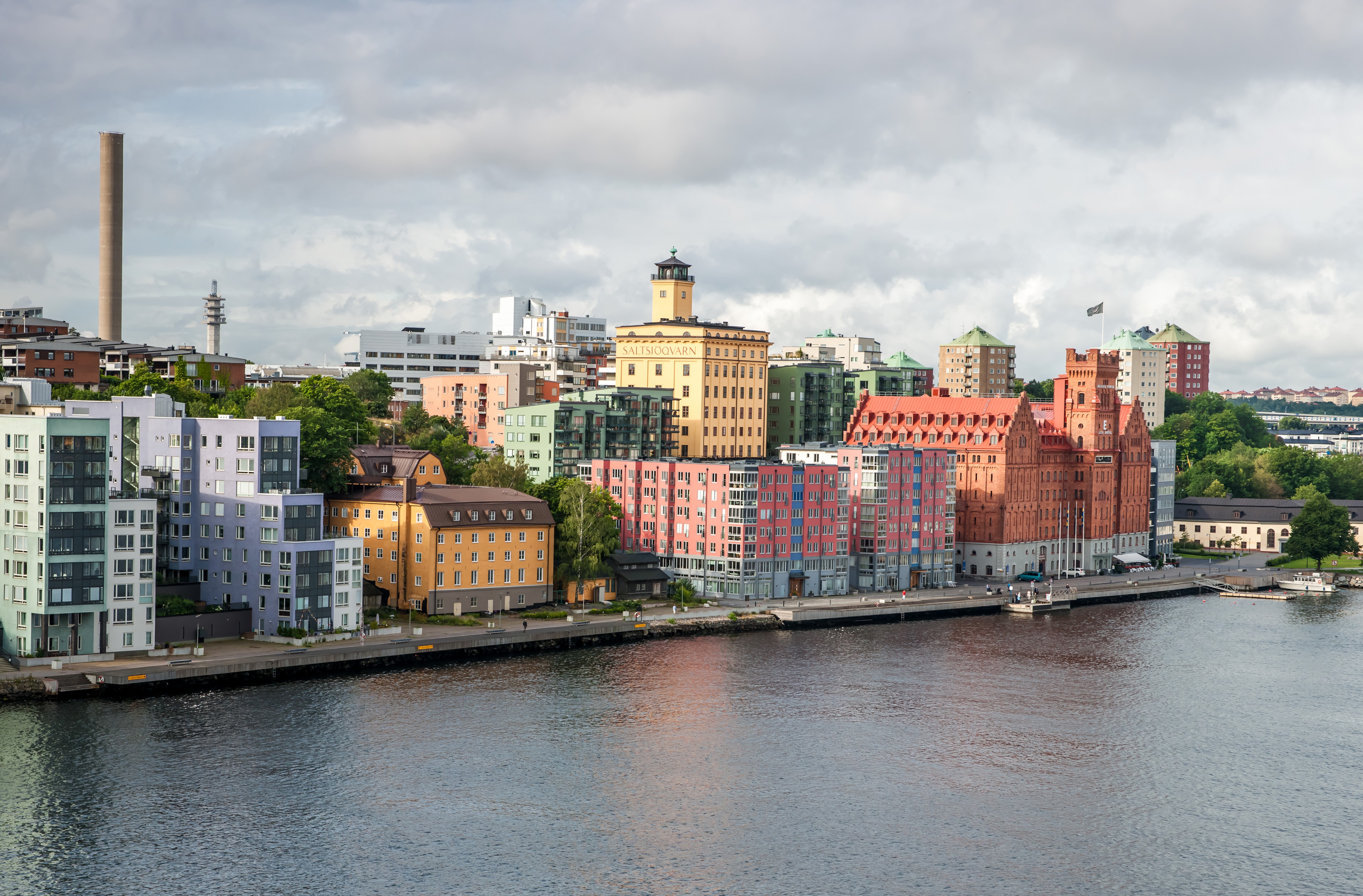 Stockholm, Sweden waterfront with colorful buildings HD Wallpaper