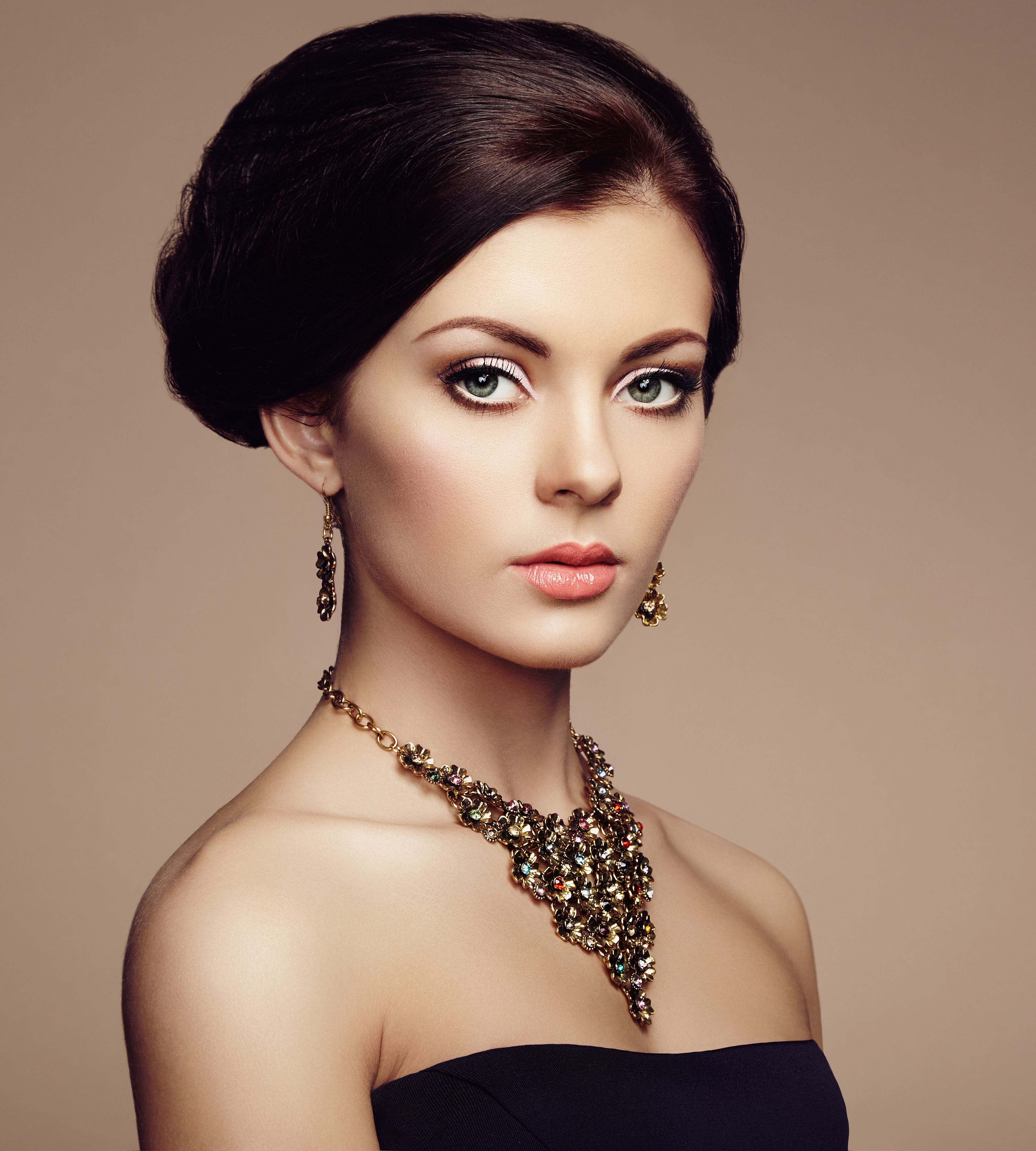 Woman with elaborate necklace and earrings HD Wallpaper