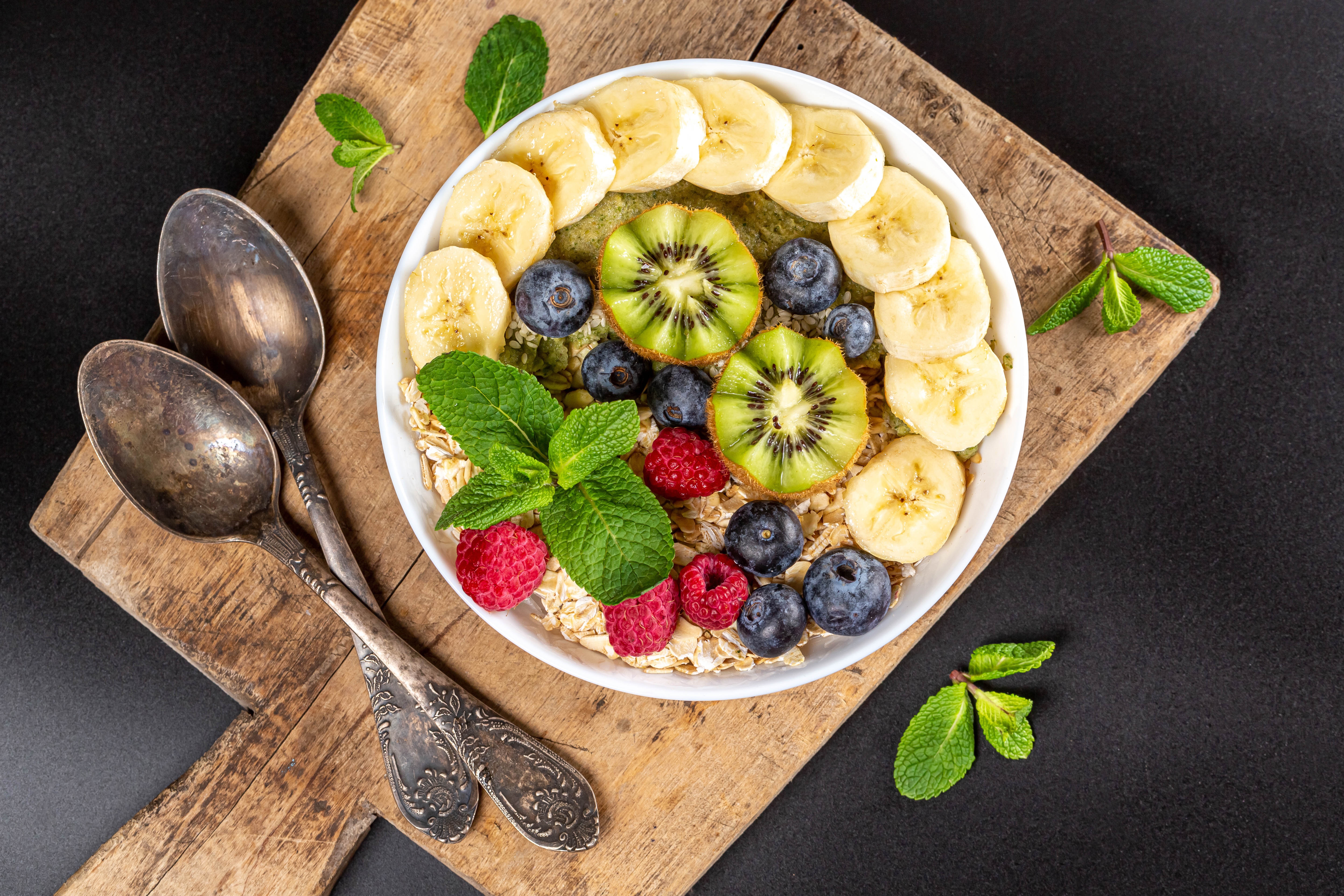 Oatmeal with Bananas, Blueberries, Raspberries, and Kiwi HD Wallpaper