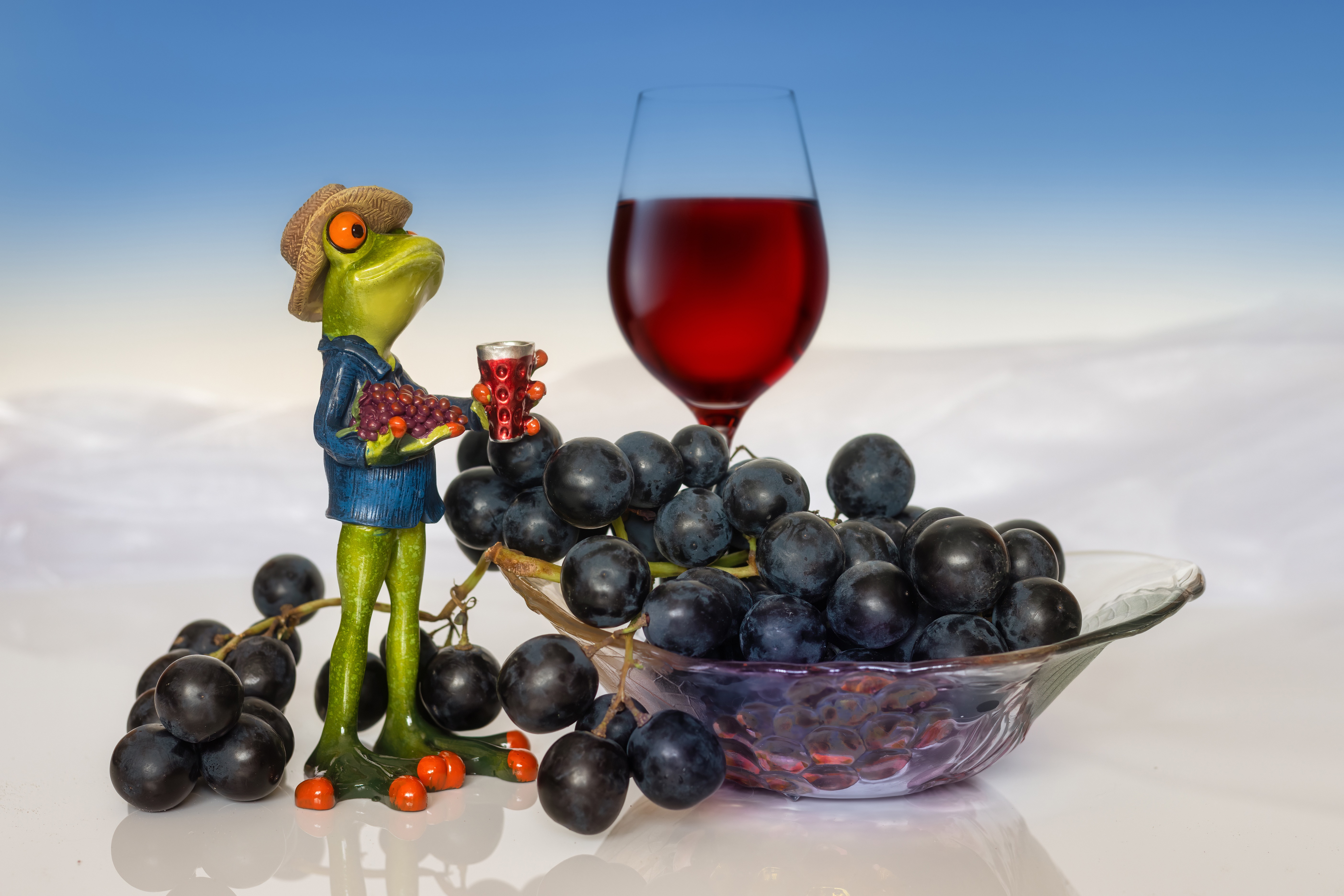 Frog with Grapes and Wine HD Wallpaper