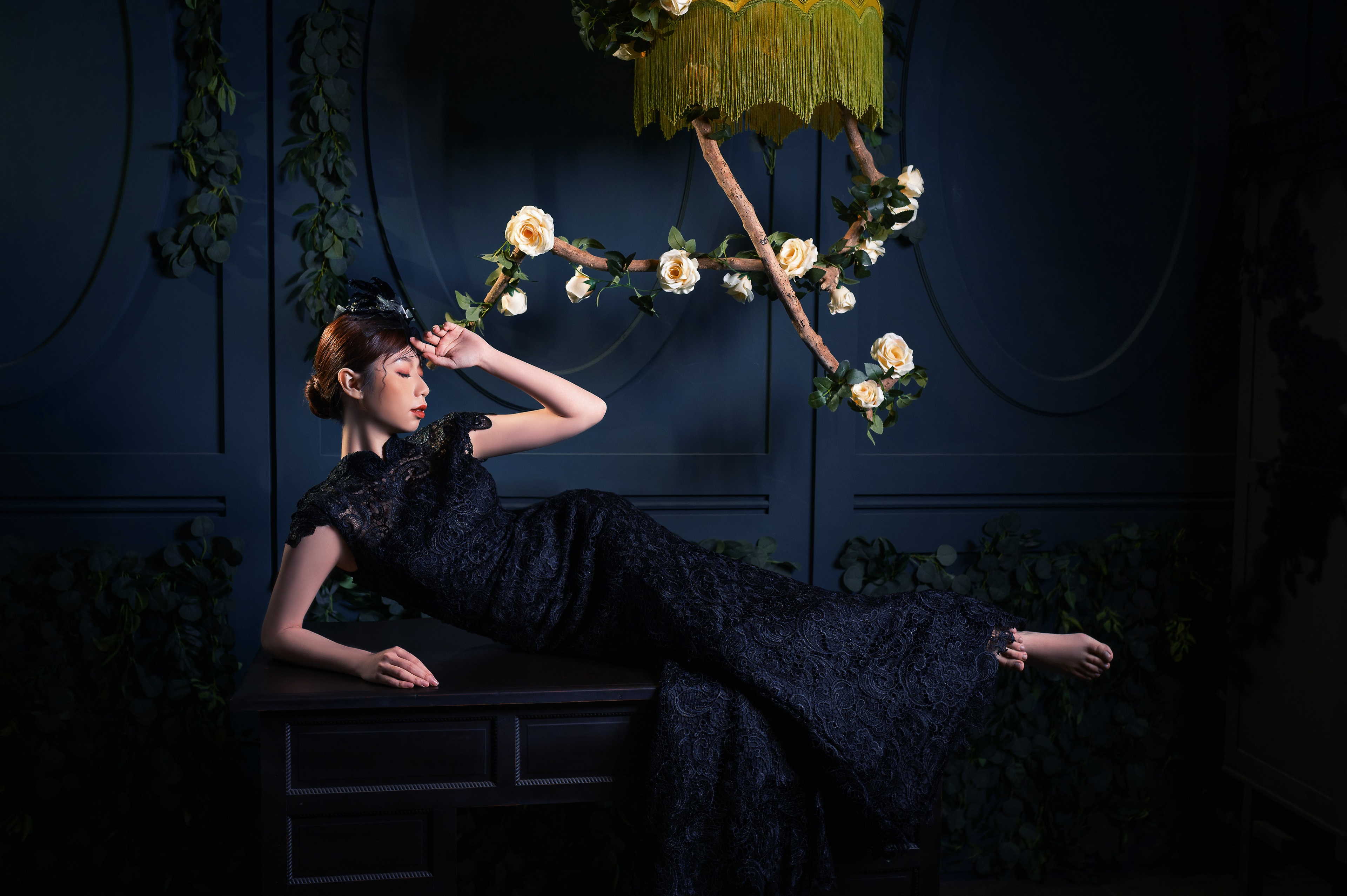 Asian woman in black dress with roses HD Wallpaper
