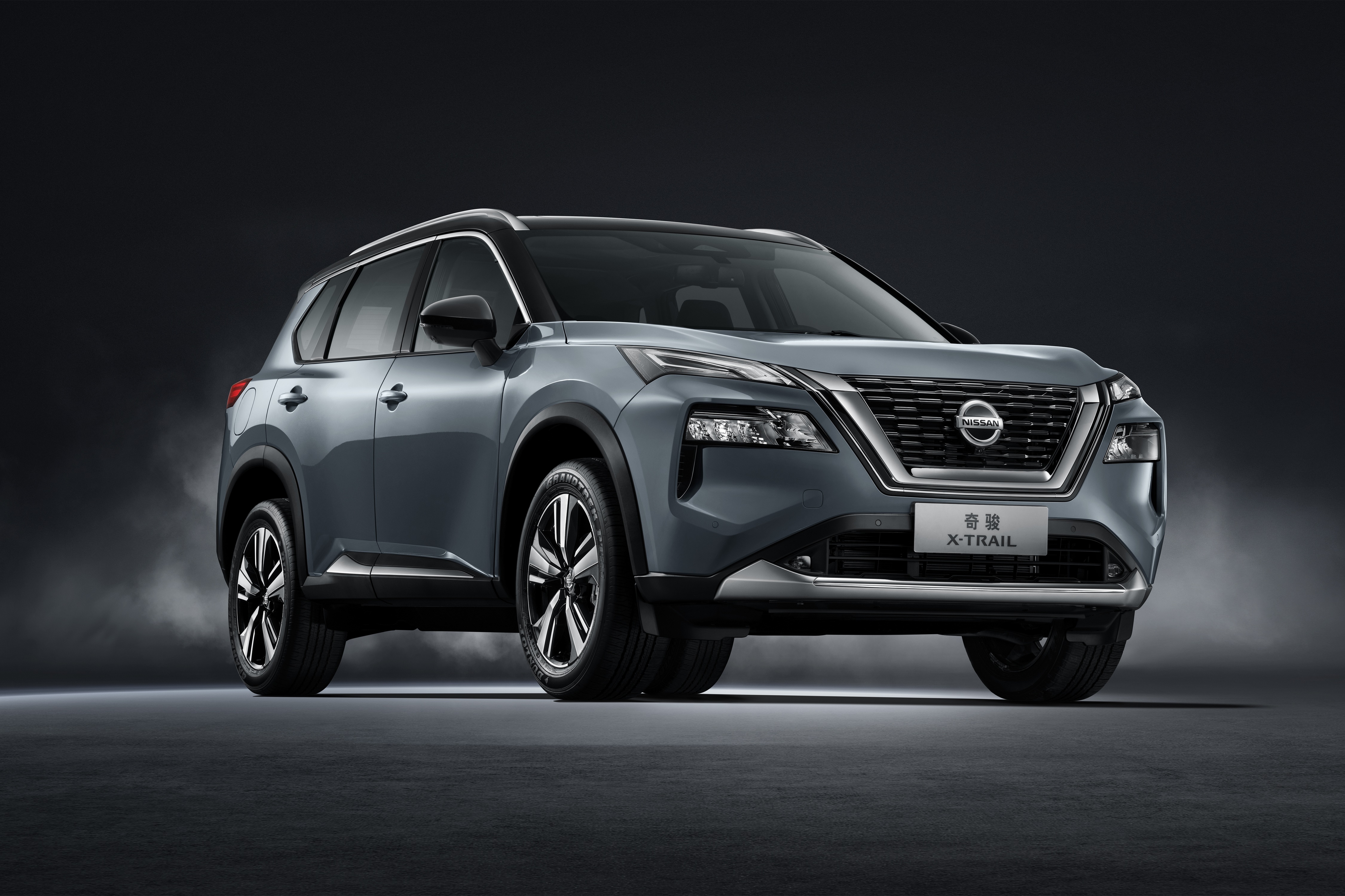 Grey 2021 Nissan X-Trail SUV in China HD Wallpaper