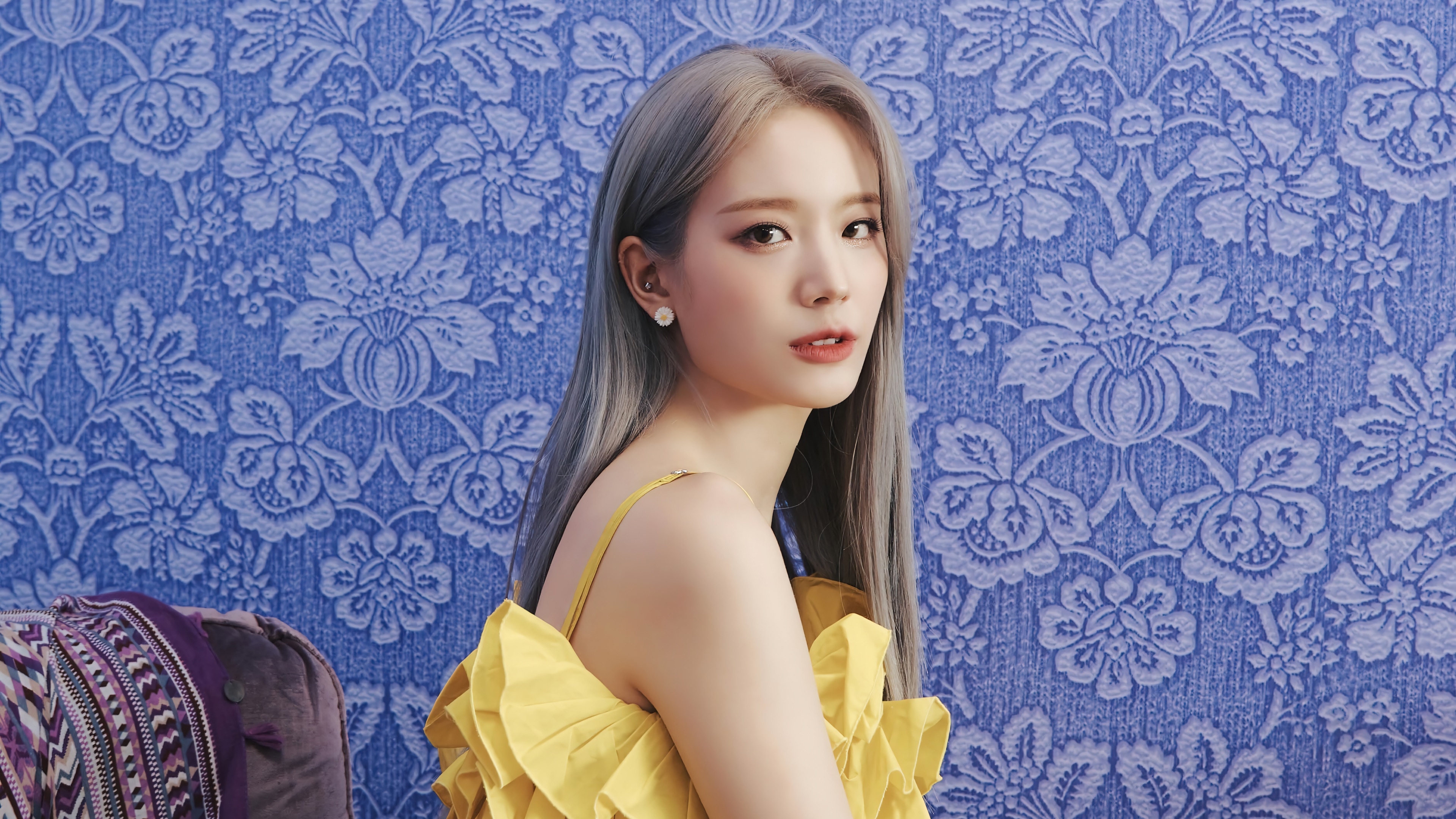 Gyuri from fromis_9 in 4K HD Wallpaper