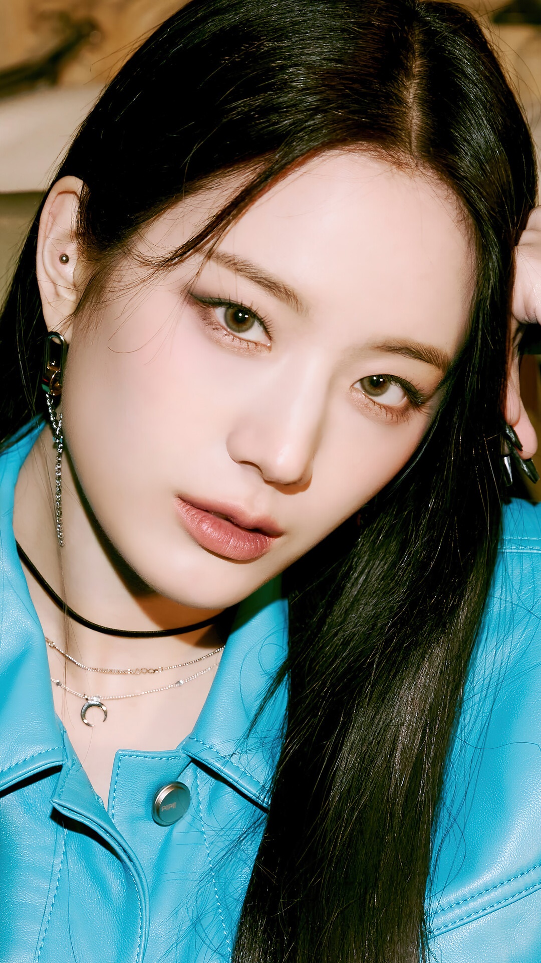 Gyuri from Fromis 9 HD Phone Wallpaper