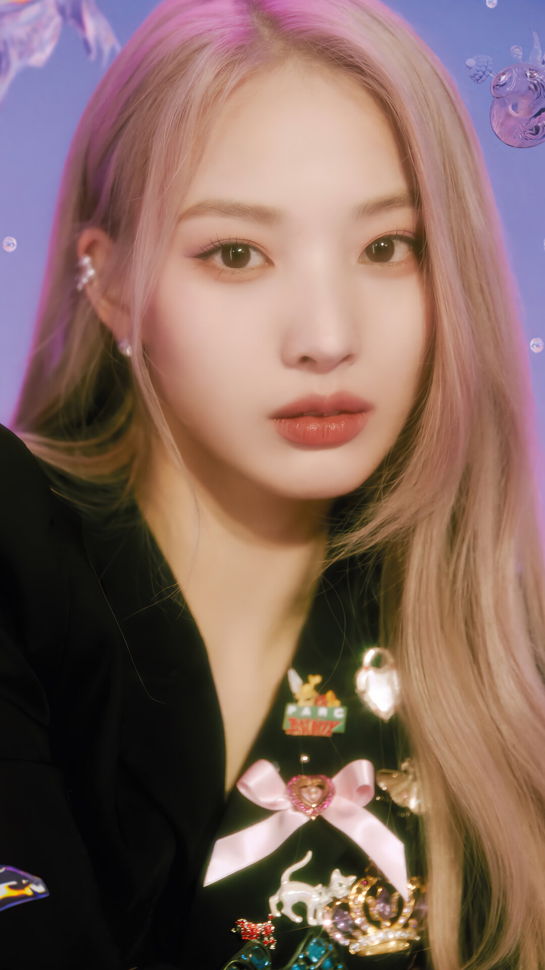 Jinni from NMIXX in Black Outfit with Pins HD Phone Wallpaper