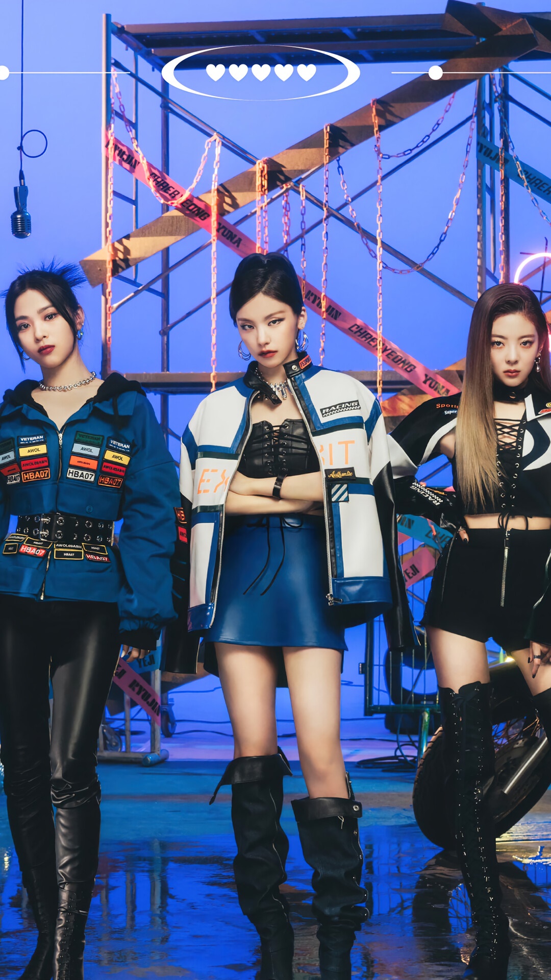 ITZY Kpop Girls in Fashionable Outfits HD Phone Wallpaper