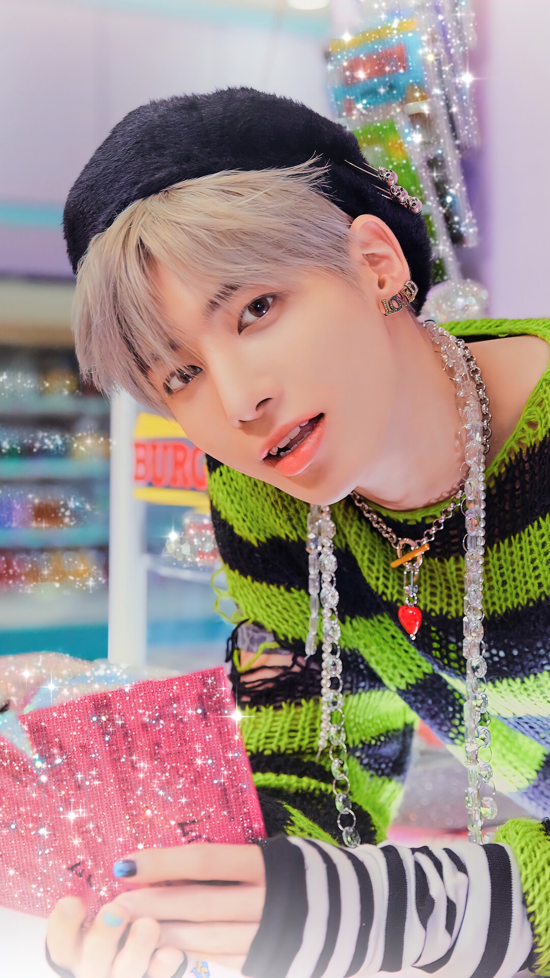 Taehyun from TXT LOSER=LOVER HD Phone Wallpaper