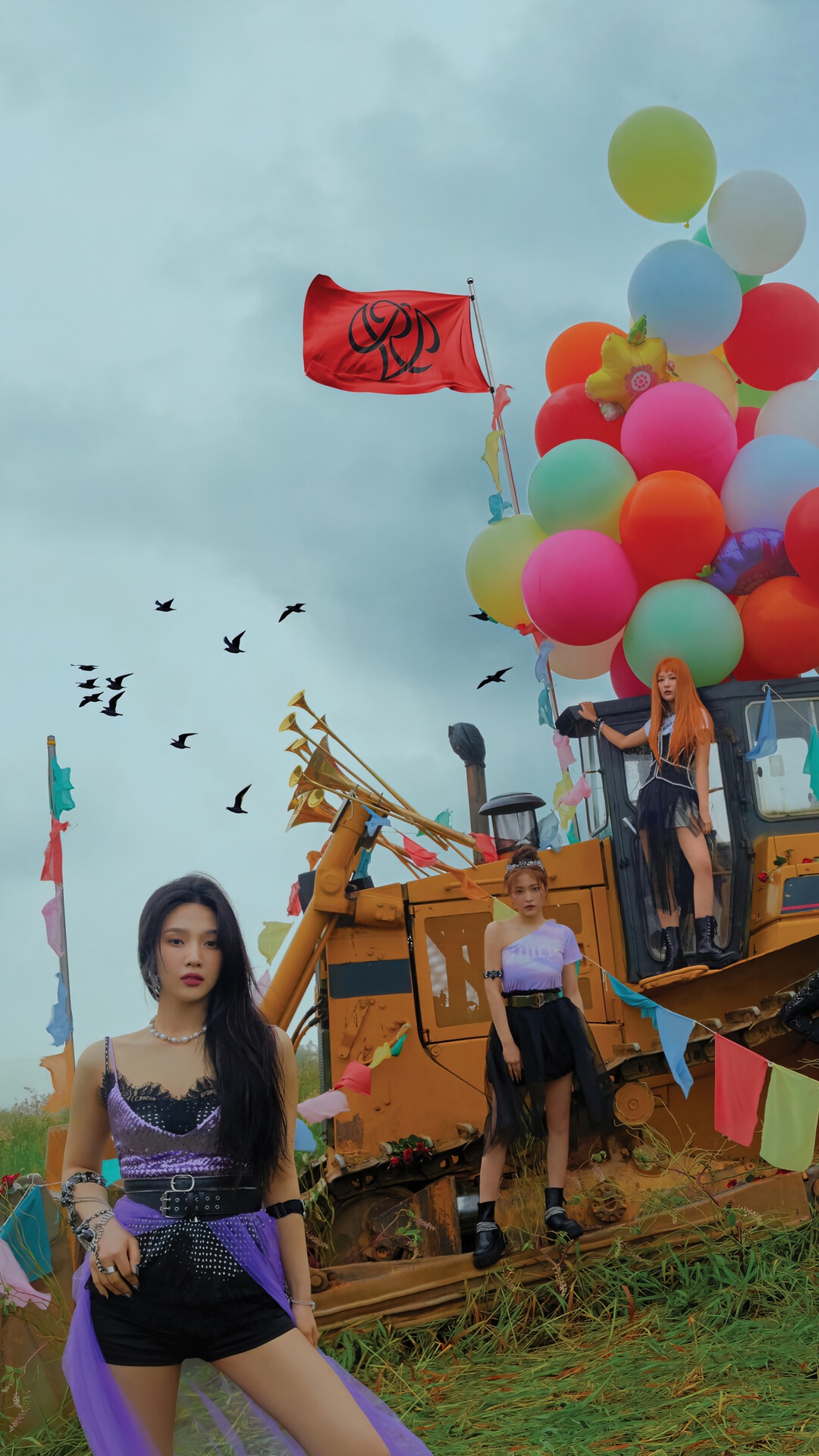 Red Velvet members with balloons and bulldozer HD Phone Wallpaper