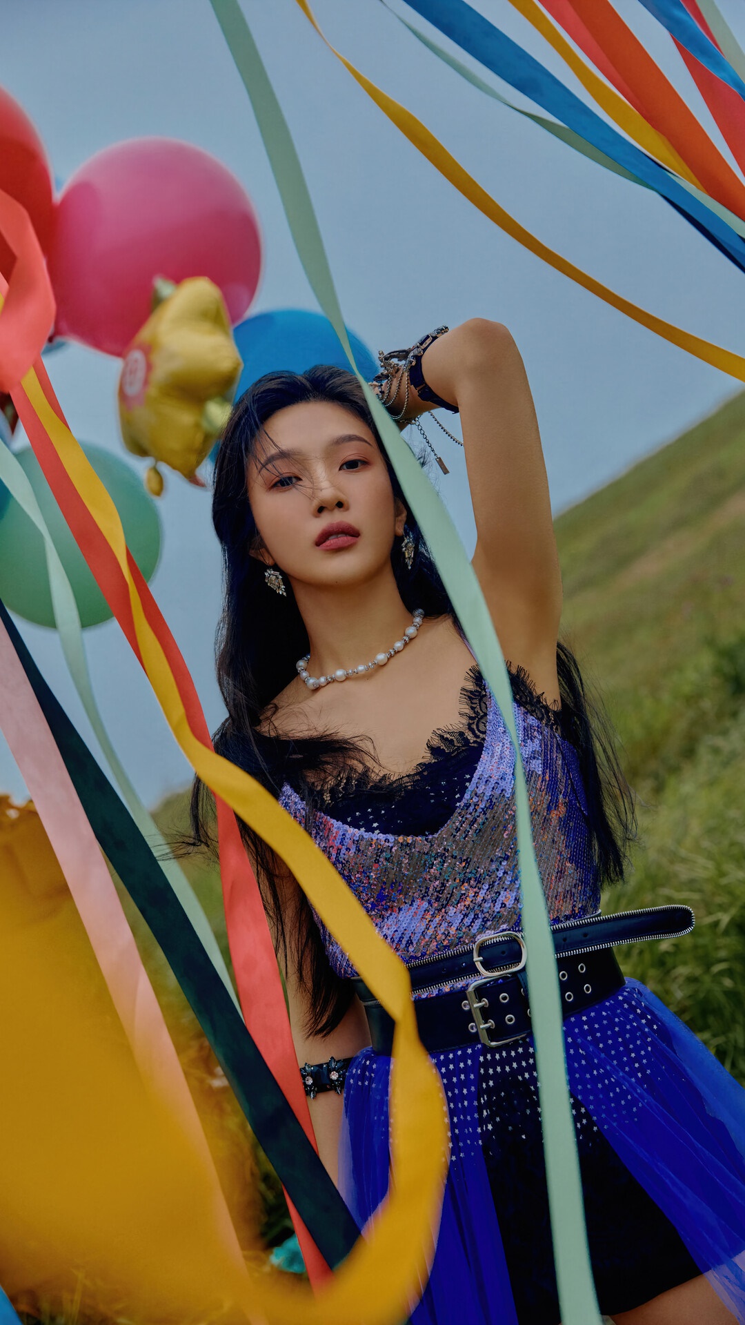Joy from Red Velvet with balloons and ribbons HD Phone Wallpaper