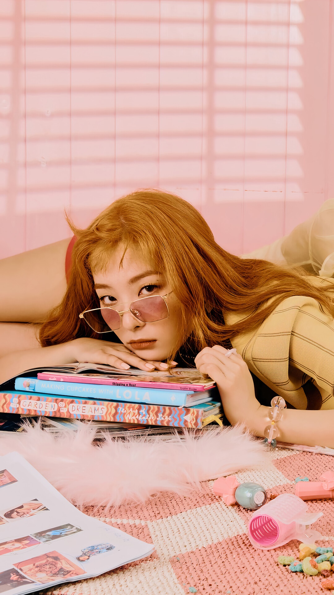 Seulgi from Red Velvet with books and sunglasses HD Phone Wallpaper