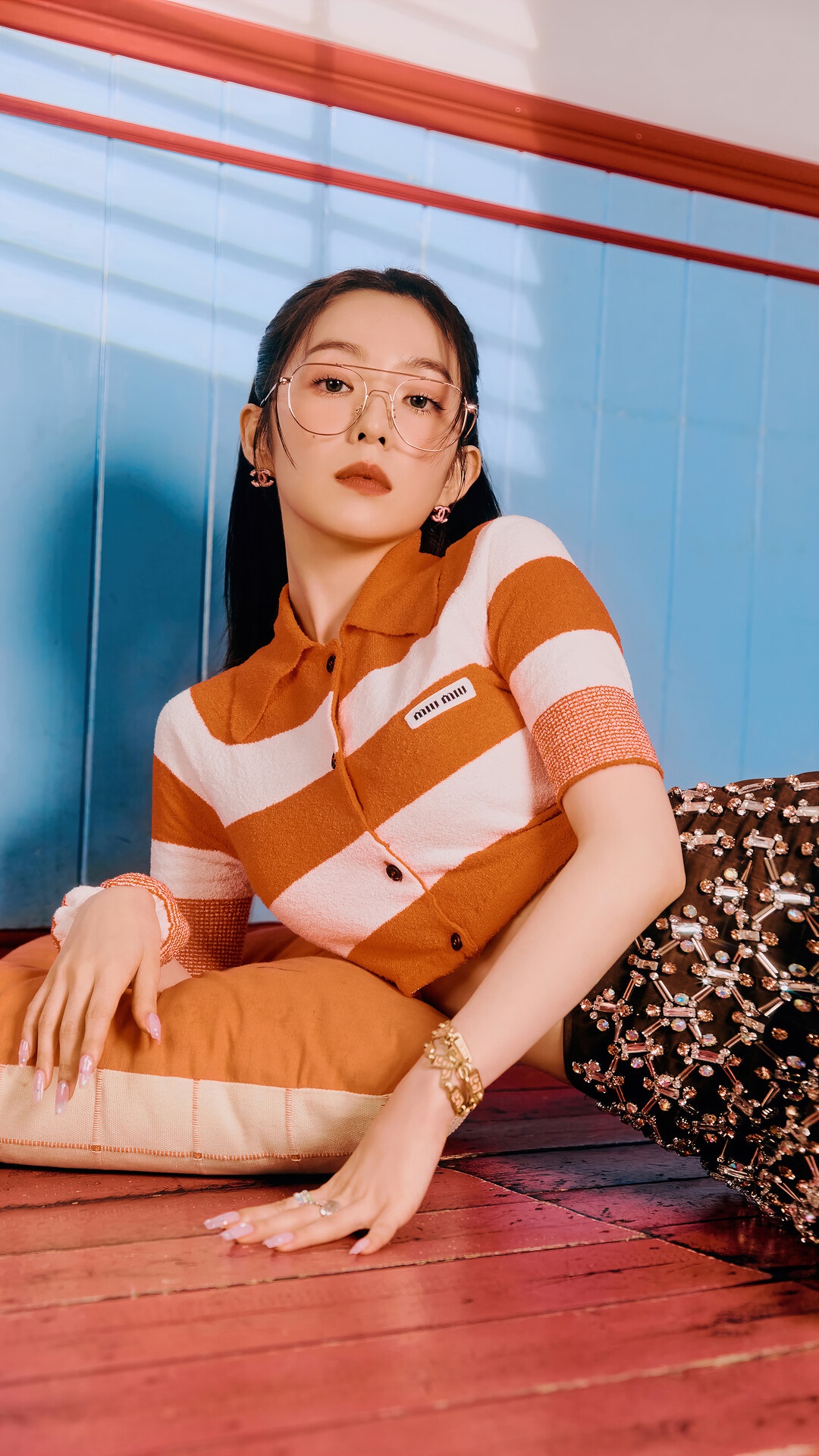 Irene Bae Ju Hyun from Red Velvet wearing glasses and striped shirt HD Phone Wallpaper