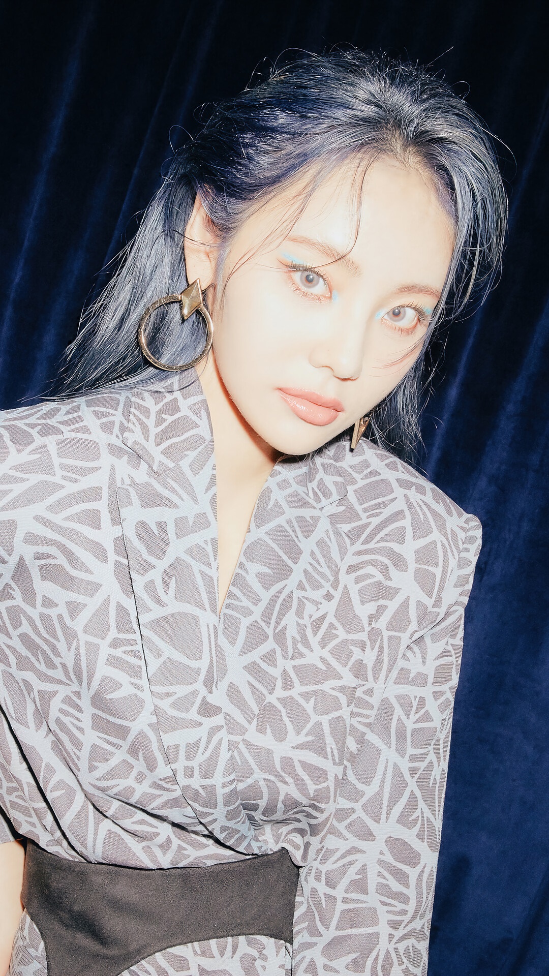 Jinsoul from Loona HD Phone Wallpaper