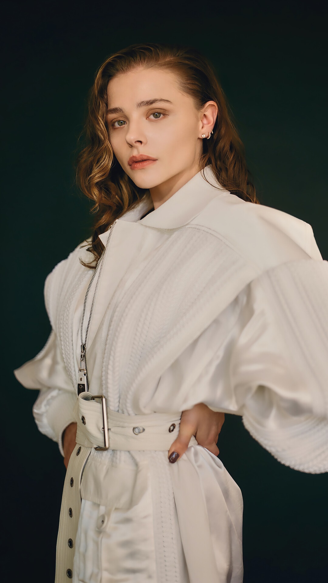 Chloe Grace Moretz in a white outfit HD Phone Wallpaper