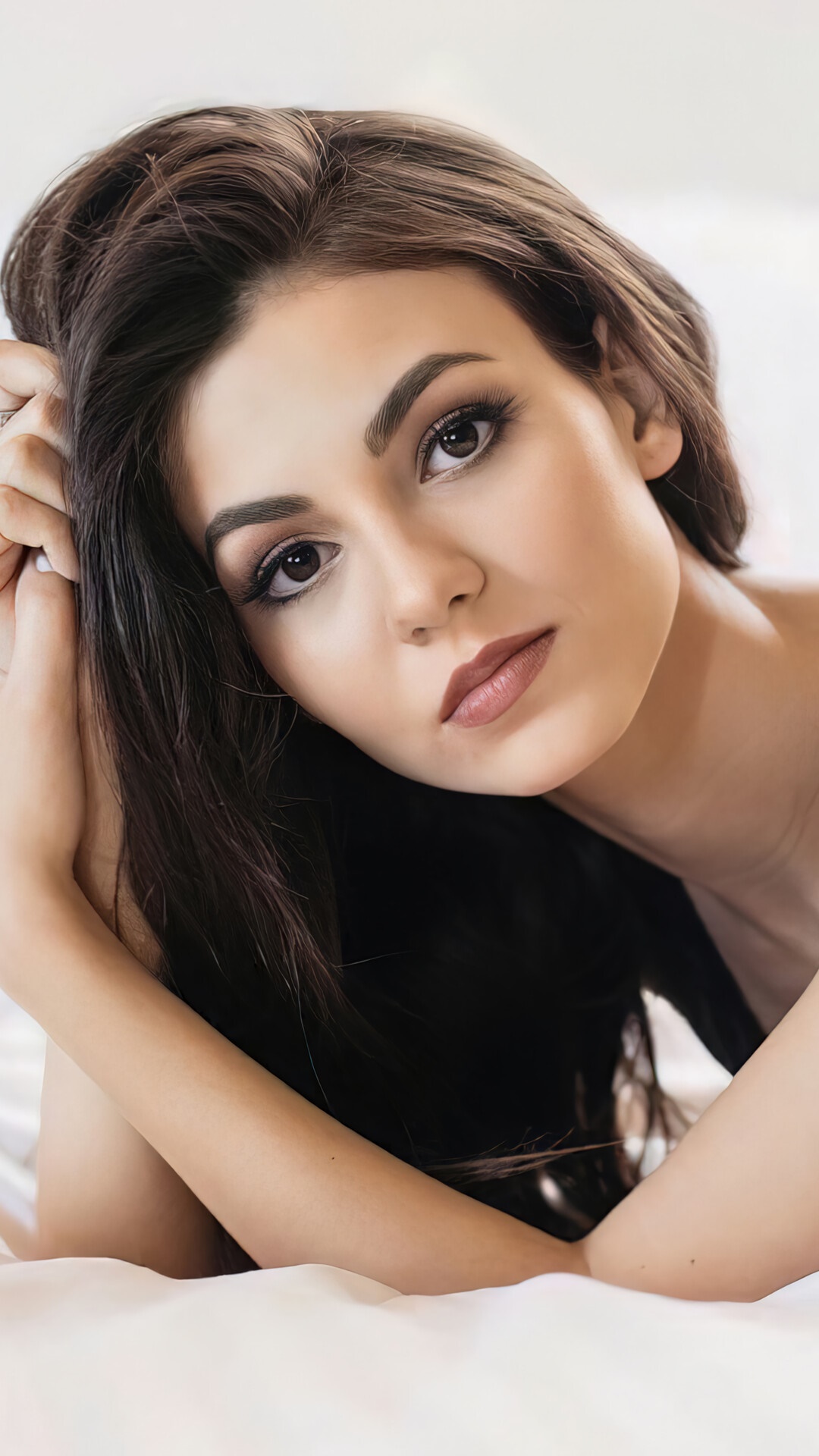 Victoria Justice HD Phone Wallpaper