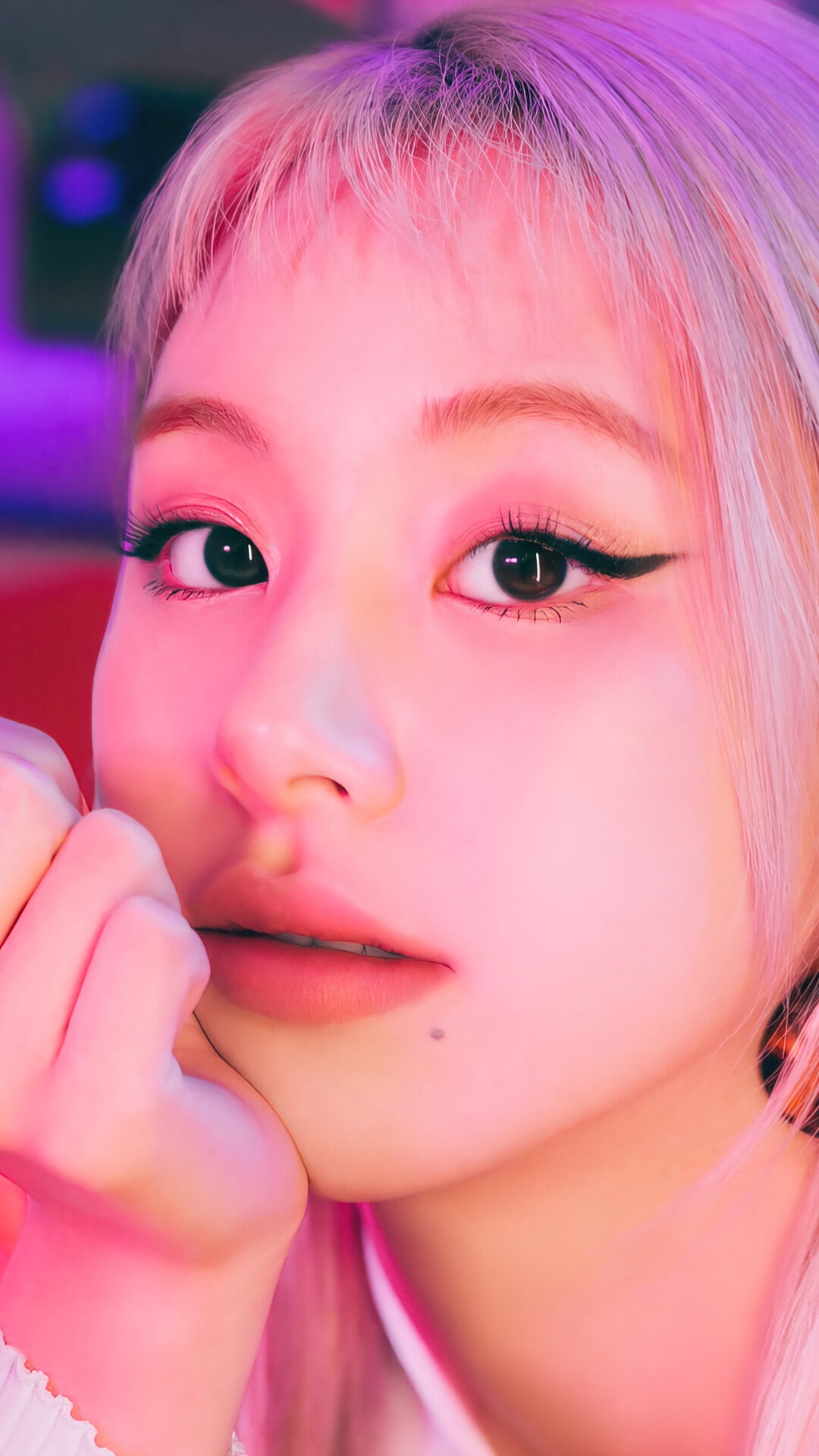 Chaeyoung from TWICE with pink and purple lighting HD Phone Wallpaper