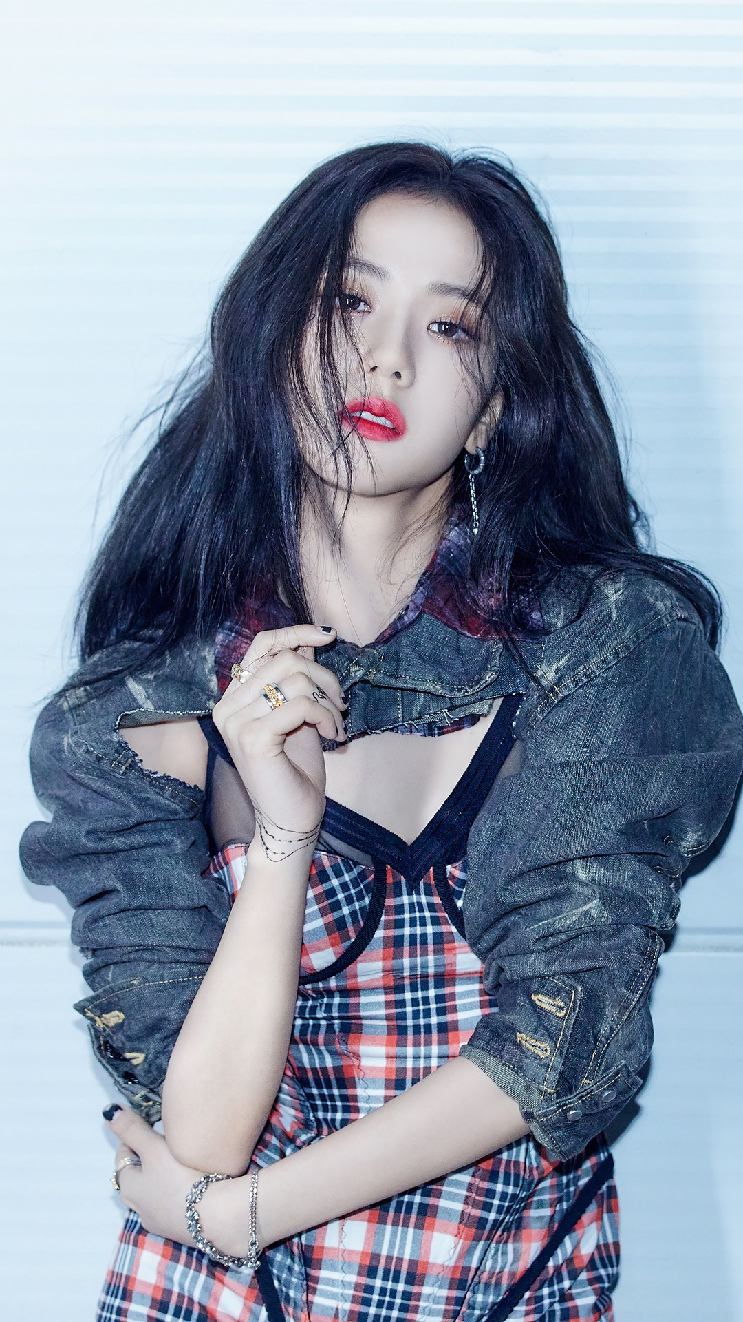 Jisoo from BLACKPINK in Stylish Outfit HD Phone Wallpaper