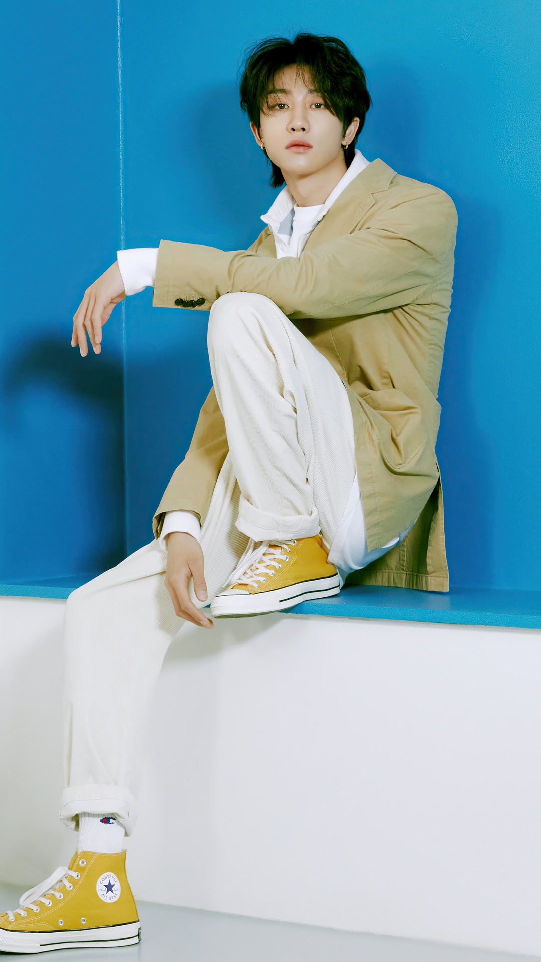The8 from Seventeen posing in a studio HD Phone Wallpaper