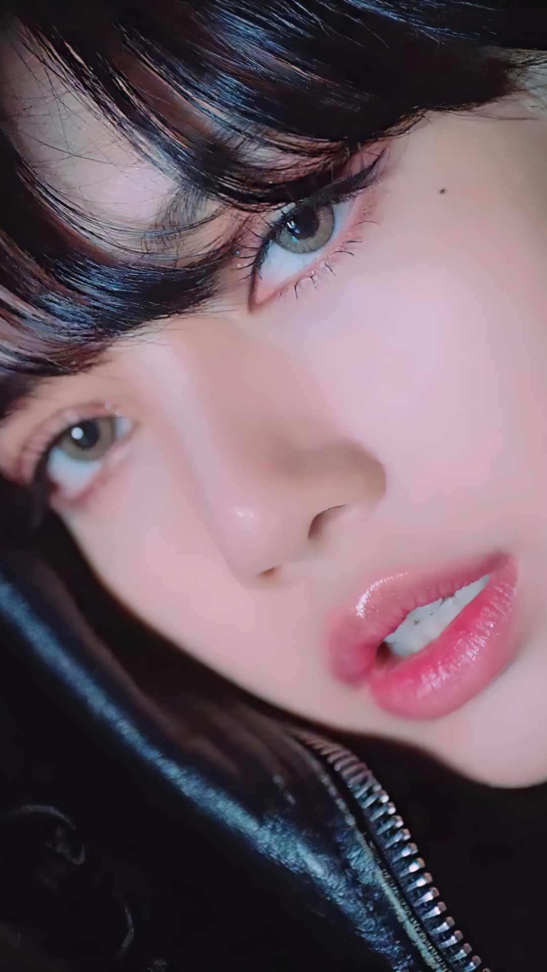 Lisa from BLACKPINK close-up HD Phone Wallpaper