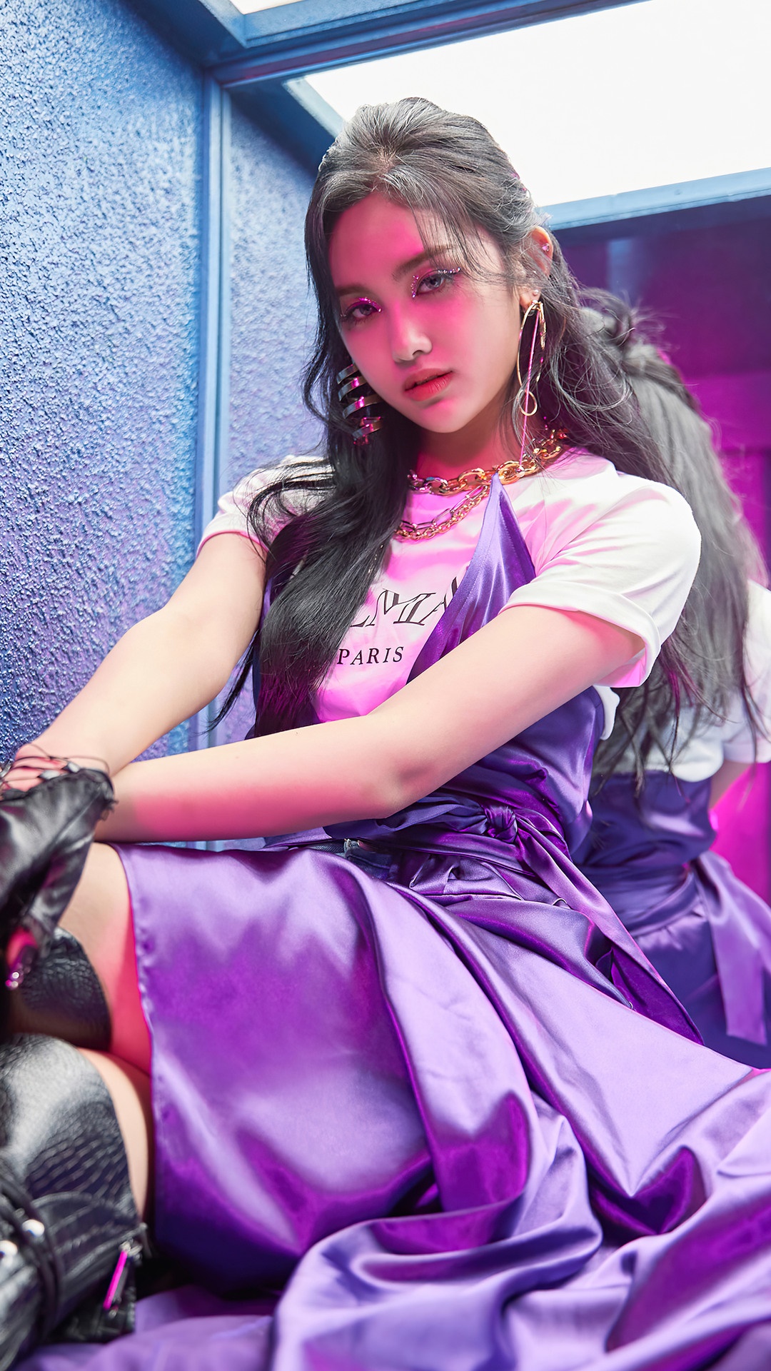 Aisha from EVERGLOW HD Phone Wallpaper