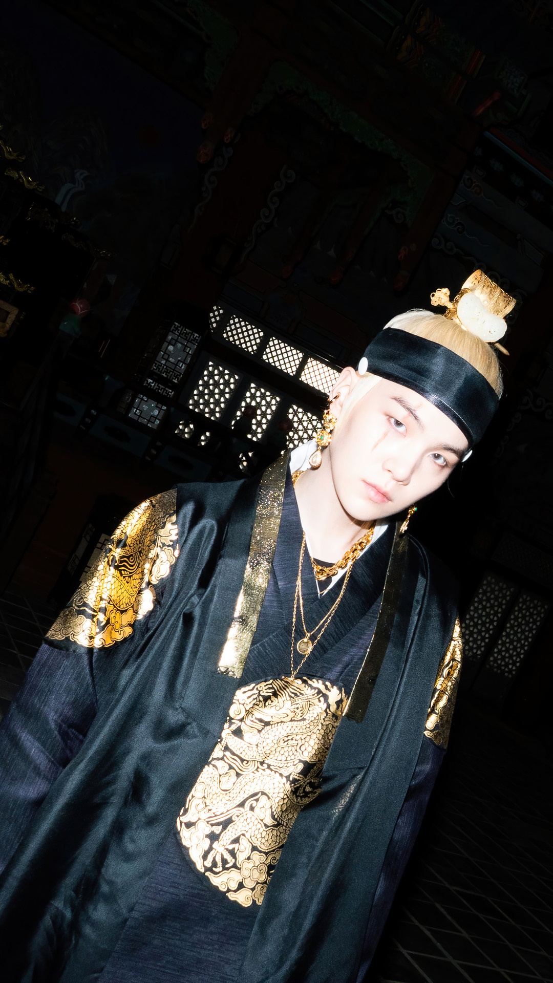 Agust D (Suga) in traditional Korean attire HD Phone Wallpaper