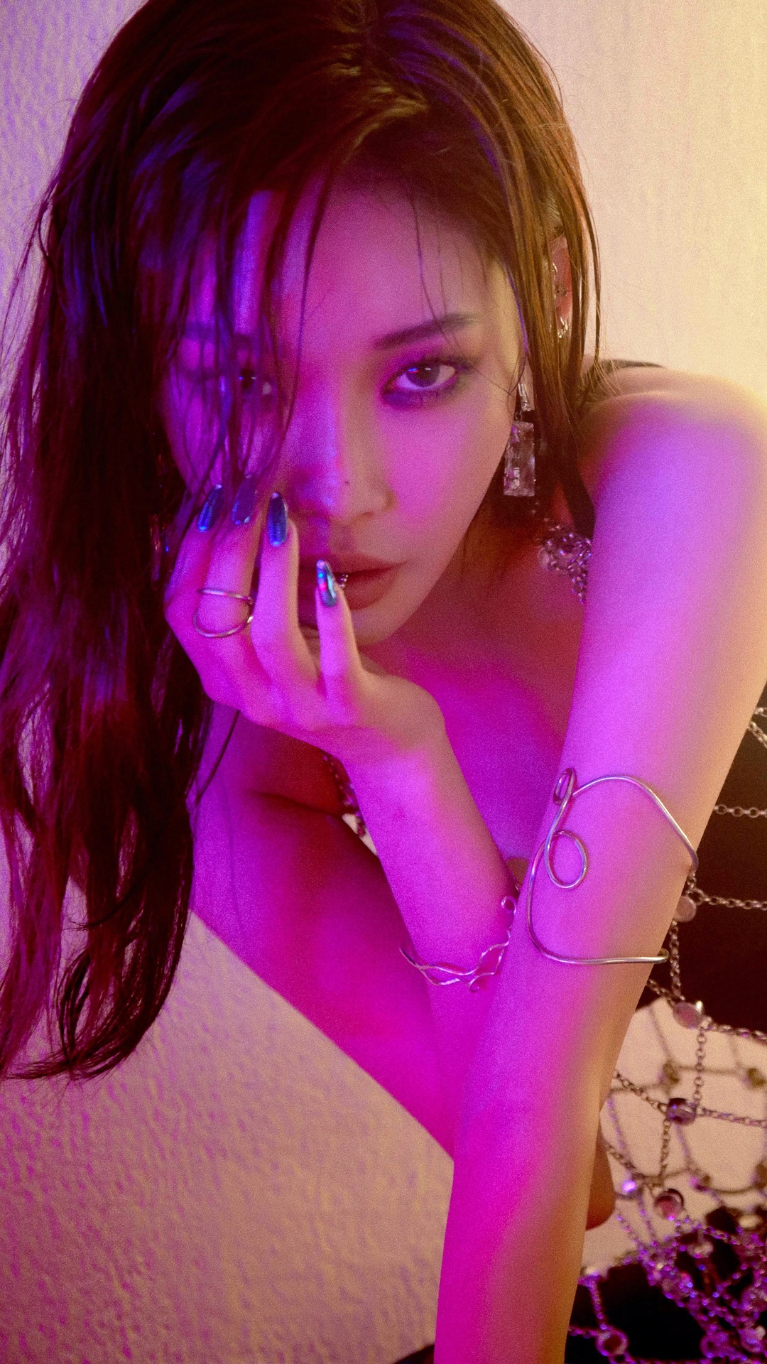 Chungha from K-pop HD Phone Wallpaper