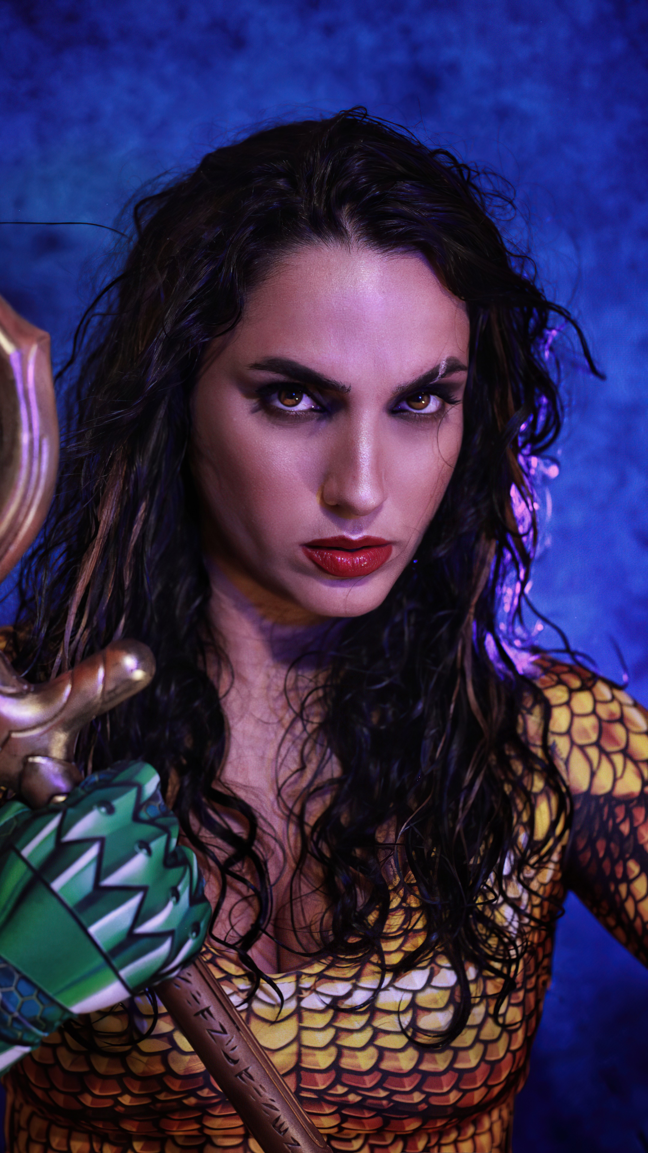Woman in Aquaman cosplay holding a trident HD Phone Wallpaper