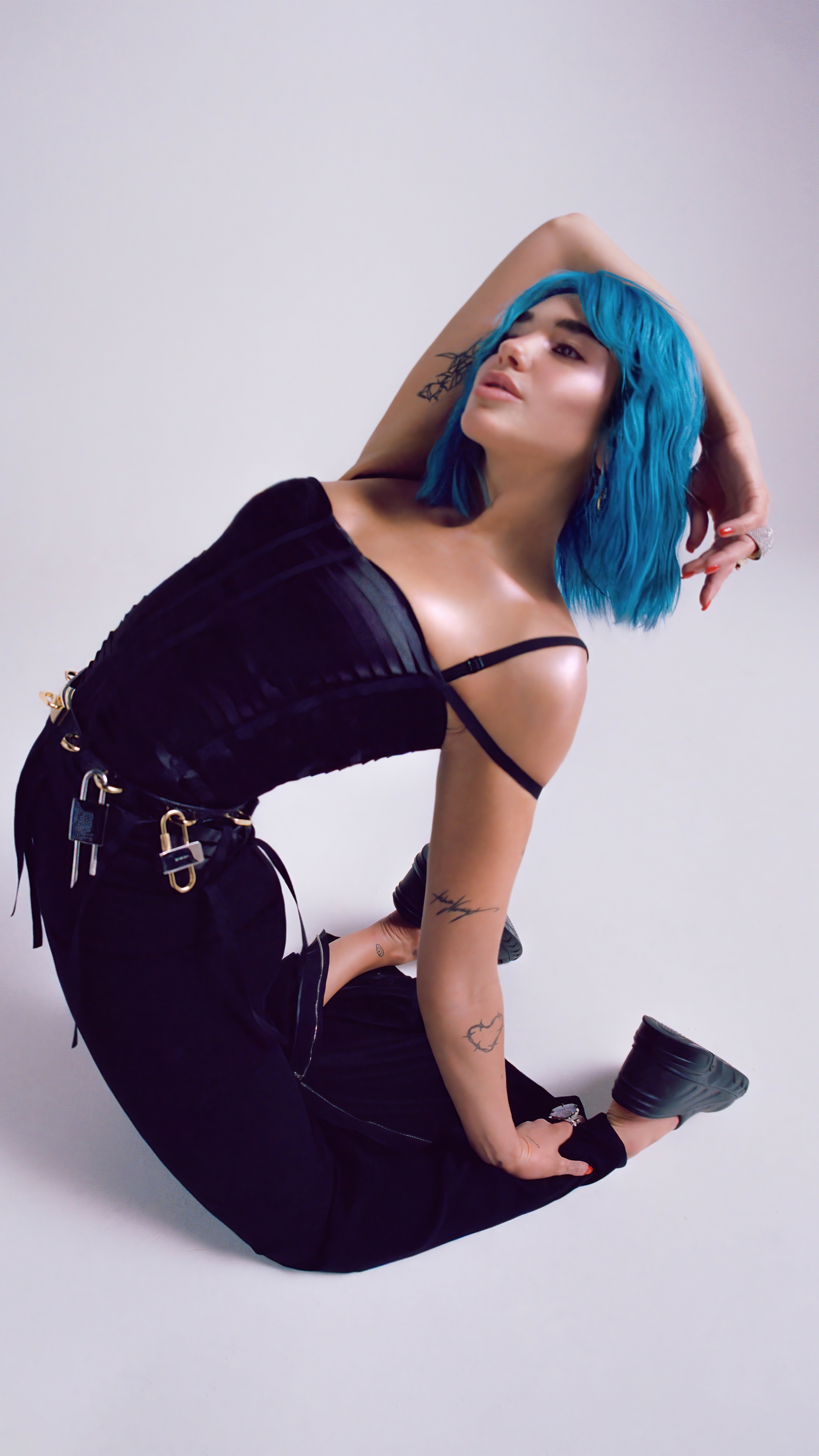 Dua Lipa in black corset and pants HD Phone Wallpaper