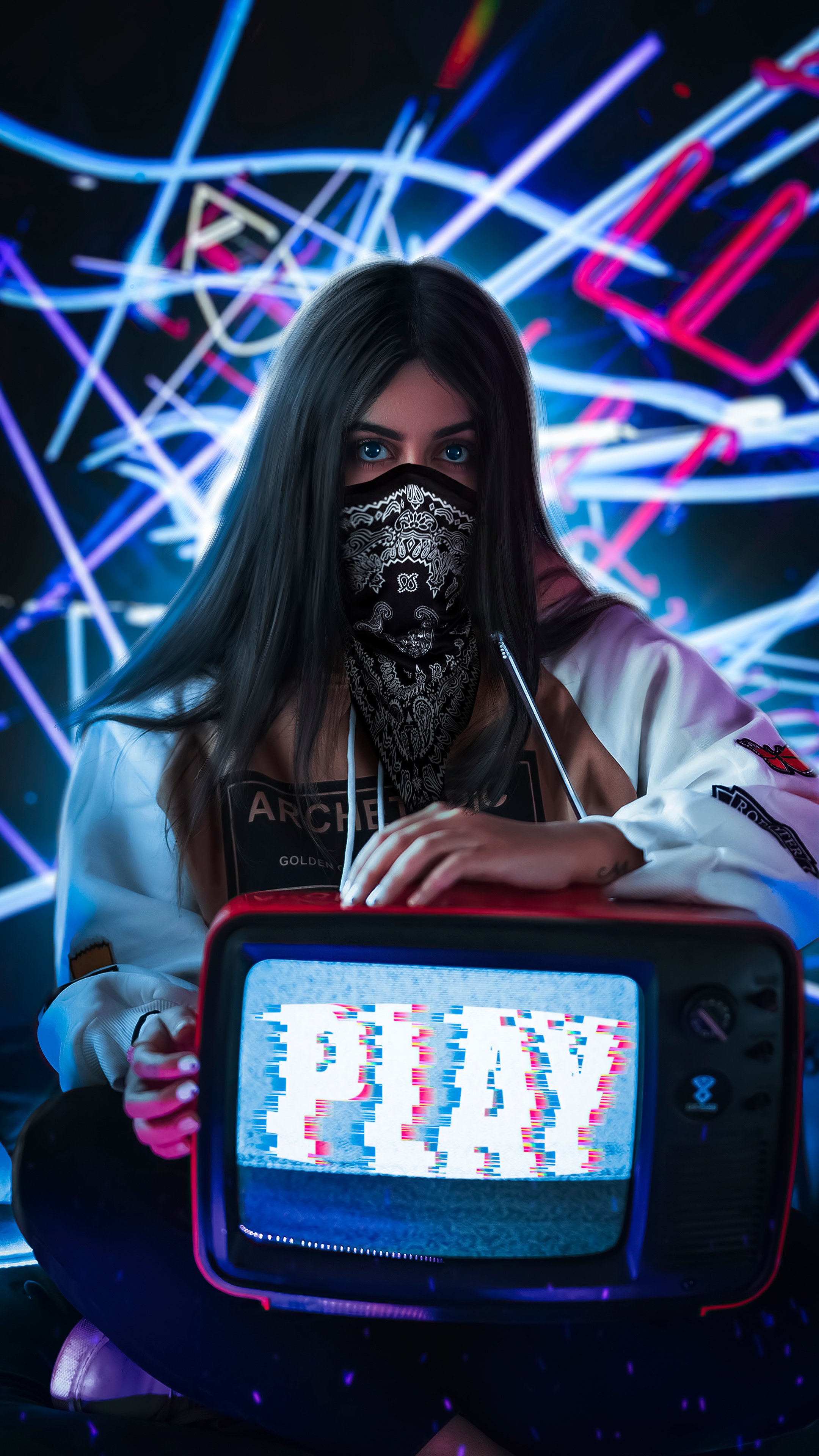 Girl with bandana and vintage TV HD Phone Wallpaper