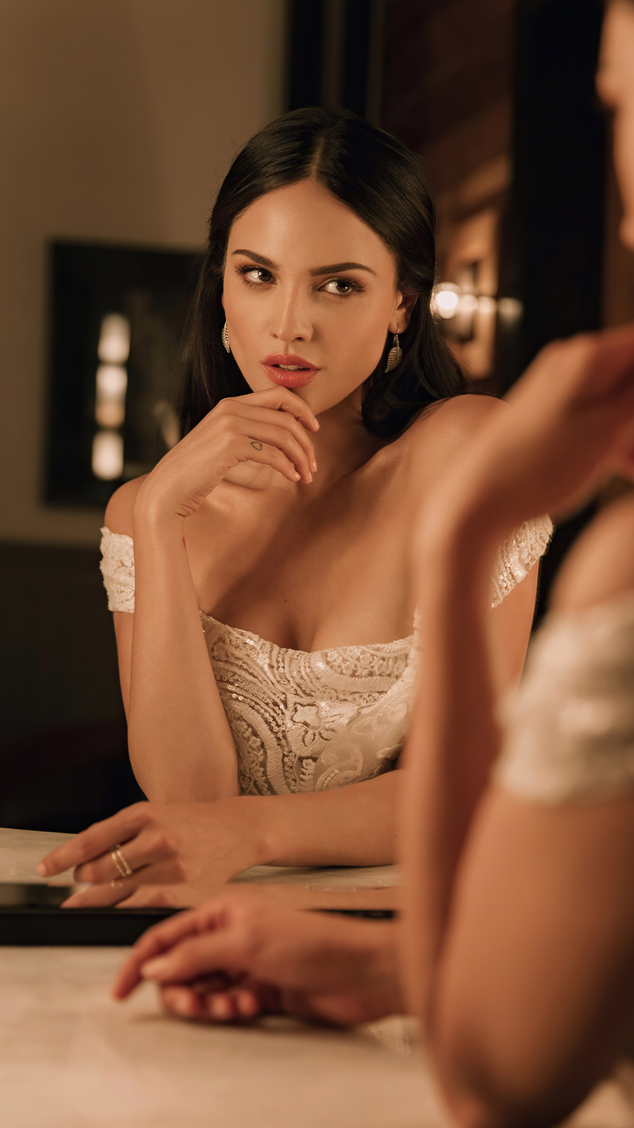 Eiza Gonzalez in a white dress HD Phone Wallpaper
