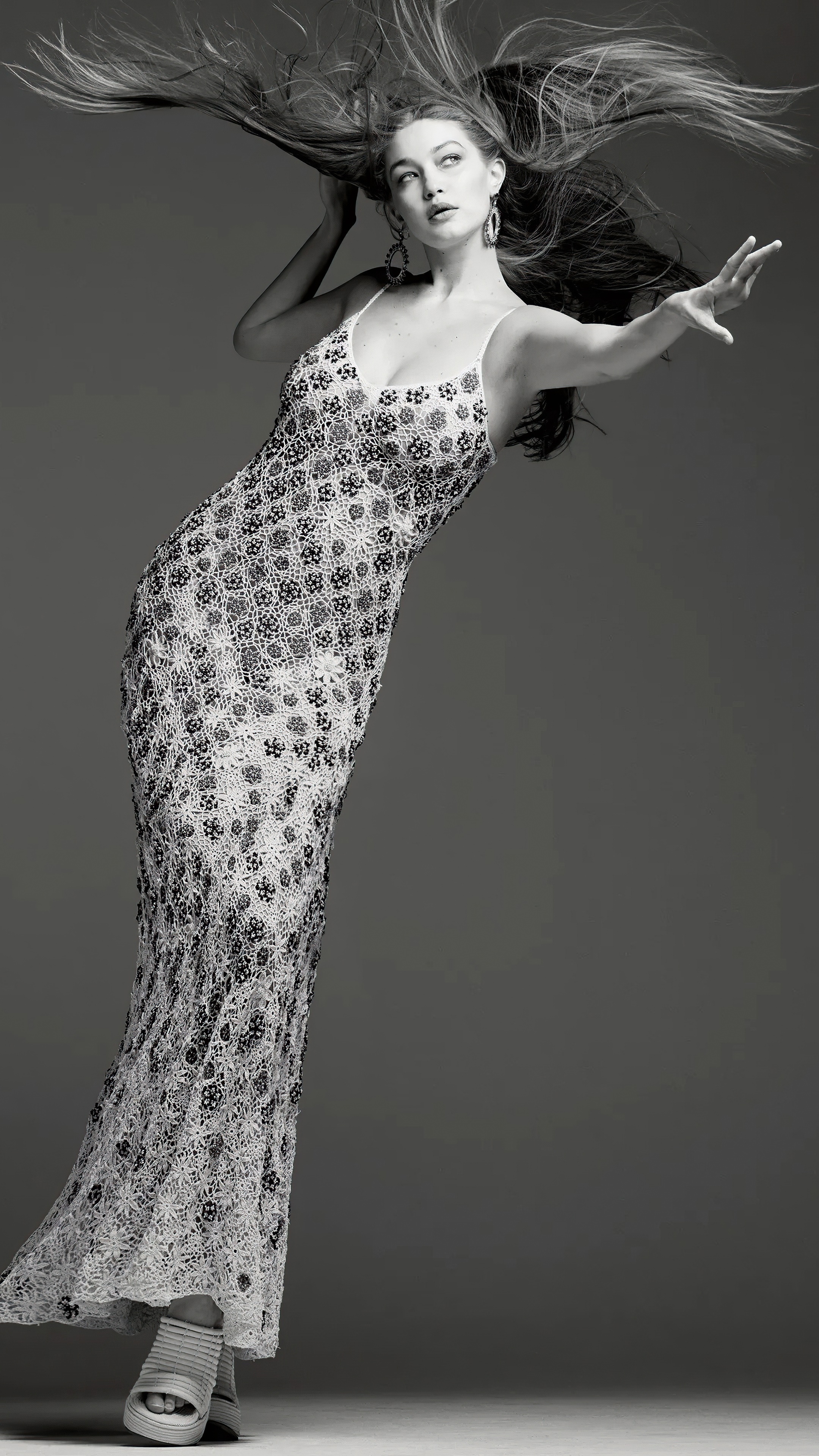 Gigi Hadid in a beaded dress HD Phone Wallpaper